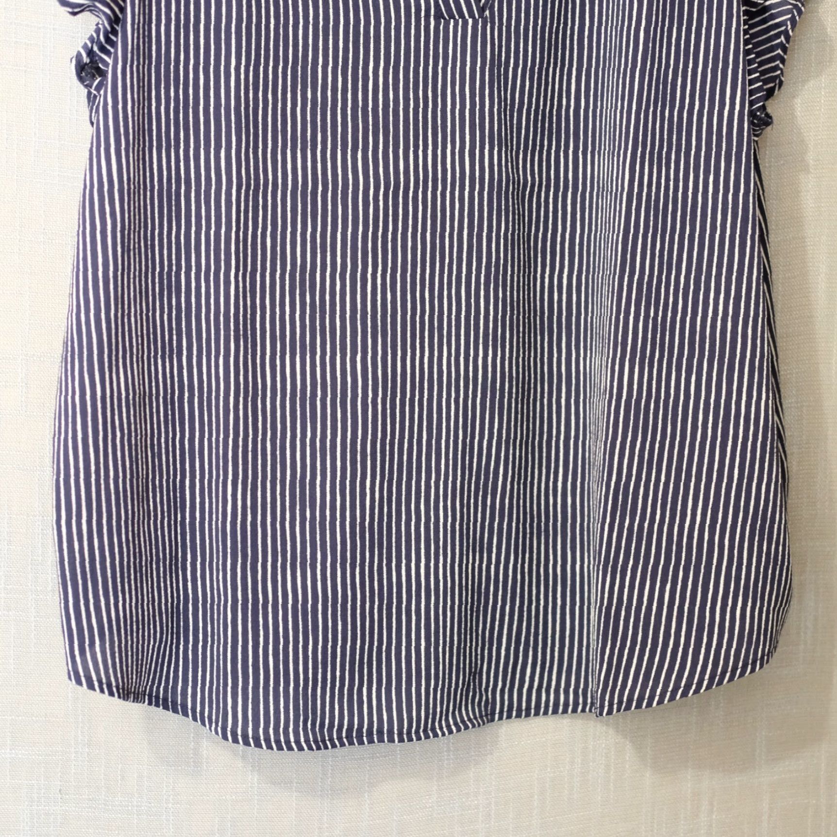 Adrianna Papell Nwot! Adrianna Papell Navy/White Pullover Blouse Semi-Sheer Womens XL Navy/White Striped V-Neck Short Sleeve Casual Workwear Blouse Womens XL Size XL / US 12-14 / IT 48-50 - 3 Thumbnail