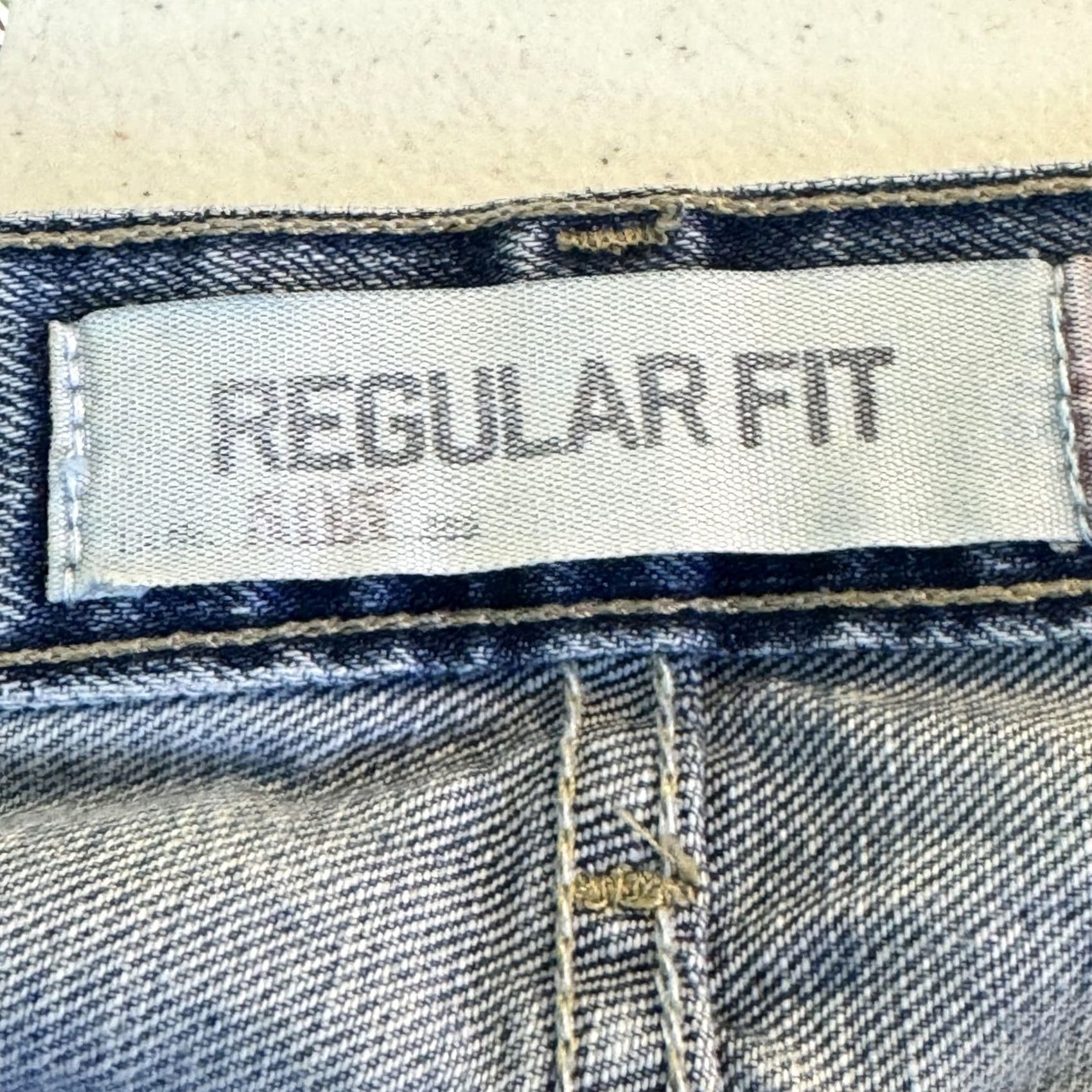 Levi's VINTAGE Levi's 505 Jeans Mens 33x30 Blue Regular Fit Straight Denim Light Wash Size US 33 - 7 Thumbnail