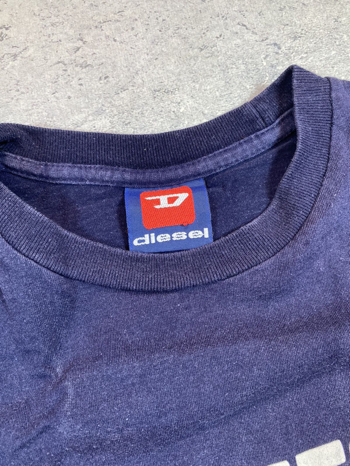 Diesel × Japanese Brand × Vintage Vintage Diesel Men’s Blue T-shirt With Big Centre Logo Size US S / EU 44-46 / 1 - 6 Thumbnail