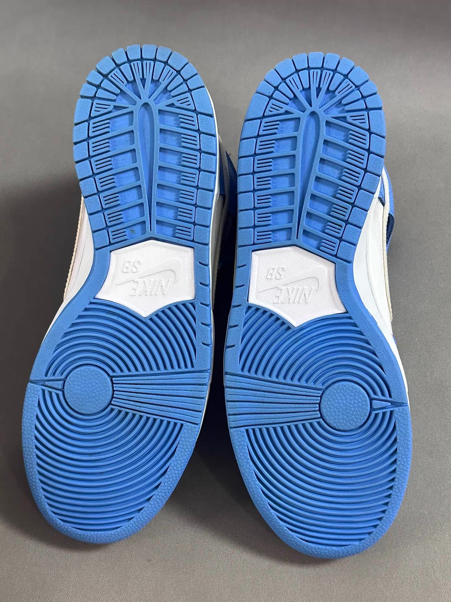 Nike Nike Dunk SB North Carolina Blue Ｑ20 Size US 10 / EU 43 - 2 Thumbnail