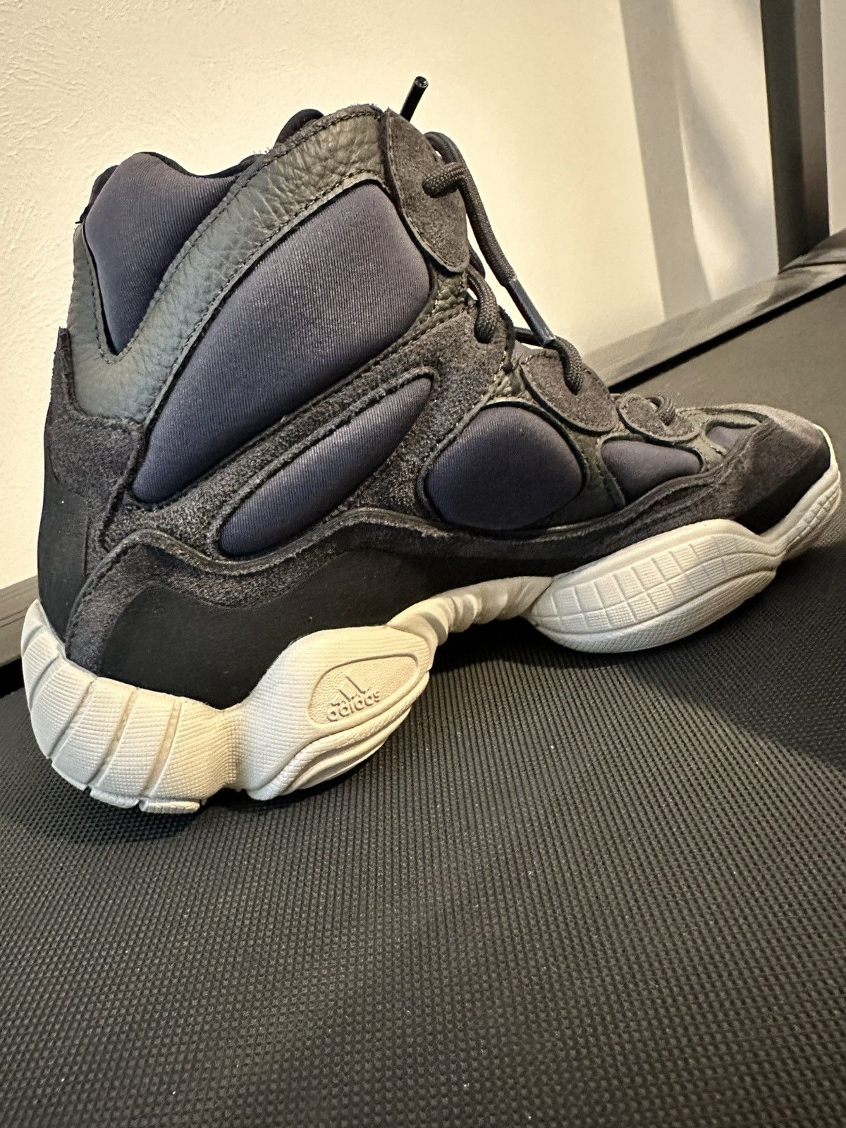 Adidas × Kanye West Yeezy 500 Size US 10 / EU 43 - 8 Thumbnail