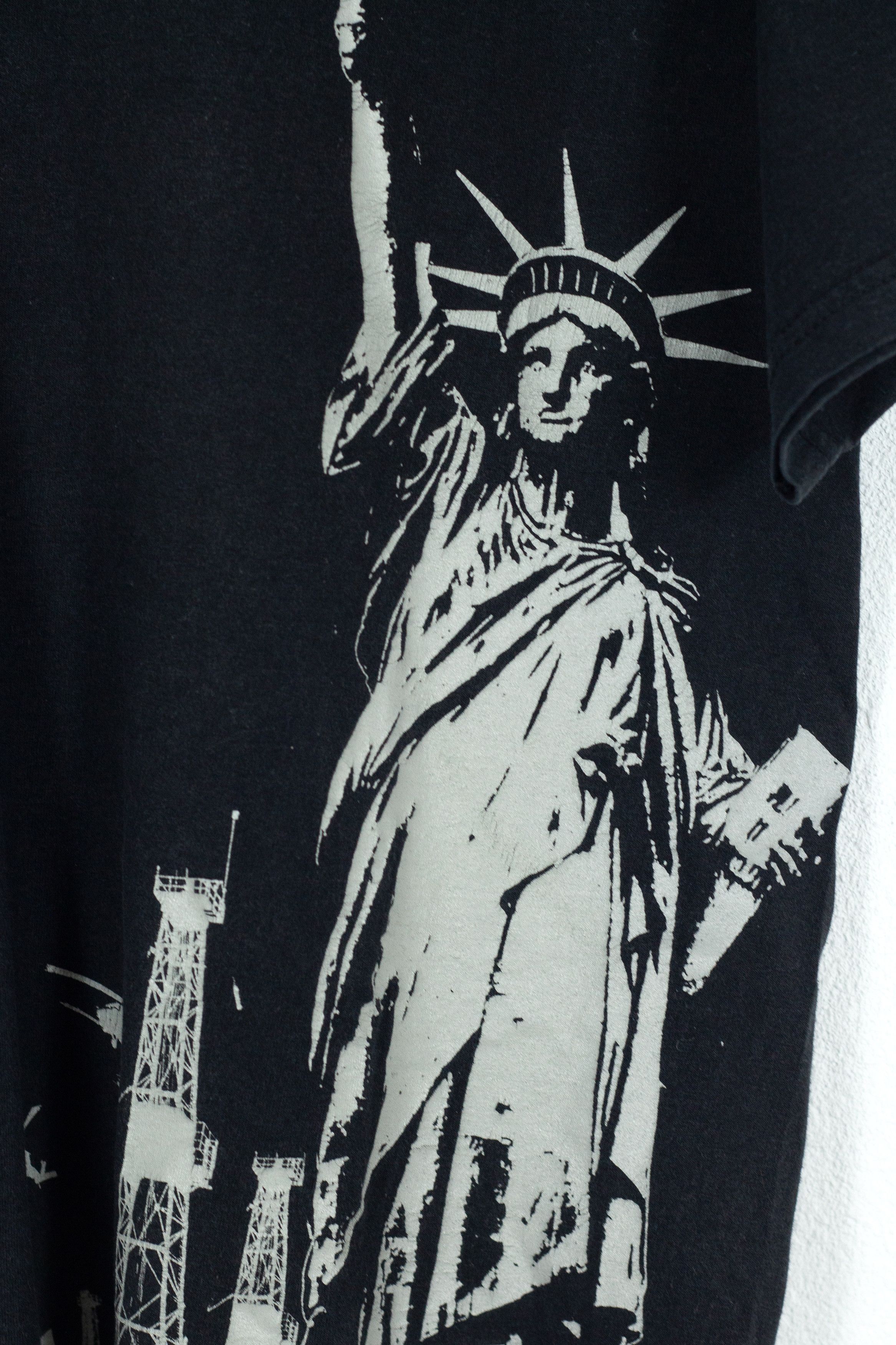 Band Tees Vintage Anti Flag Punk Rock NY Liberty Statue Tee 90s NZ Size US M / EU 48-50 / 2 - 2 Thumbnail