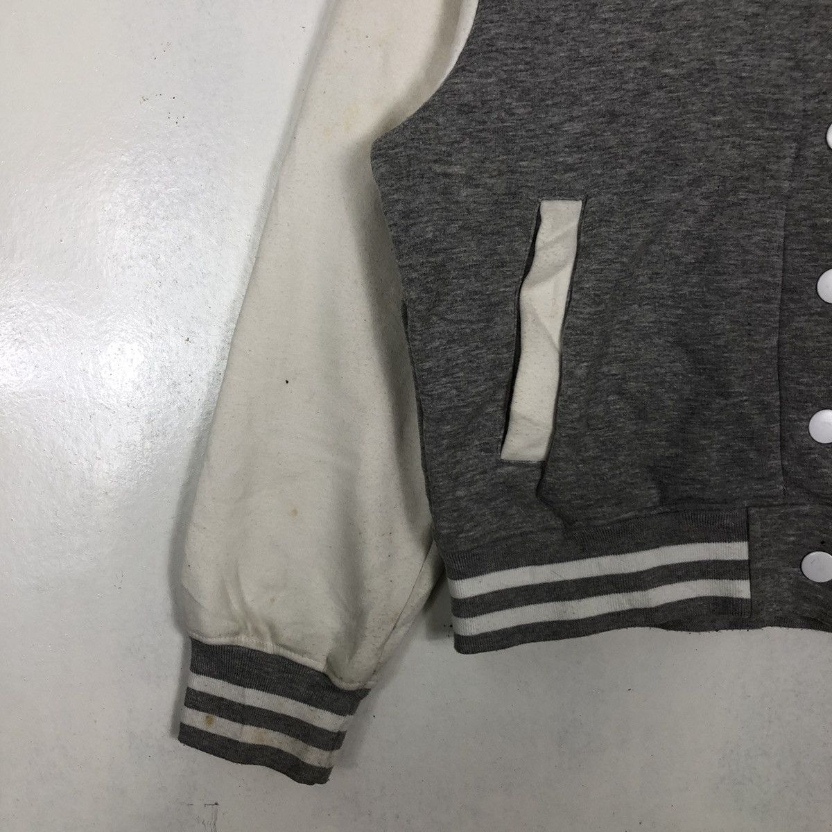 Japanese Brand For Girls Vintage Bomber Jacket Champion Spell Out Big Logo Size US M / EU 48-50 / 2 - 5 Thumbnail