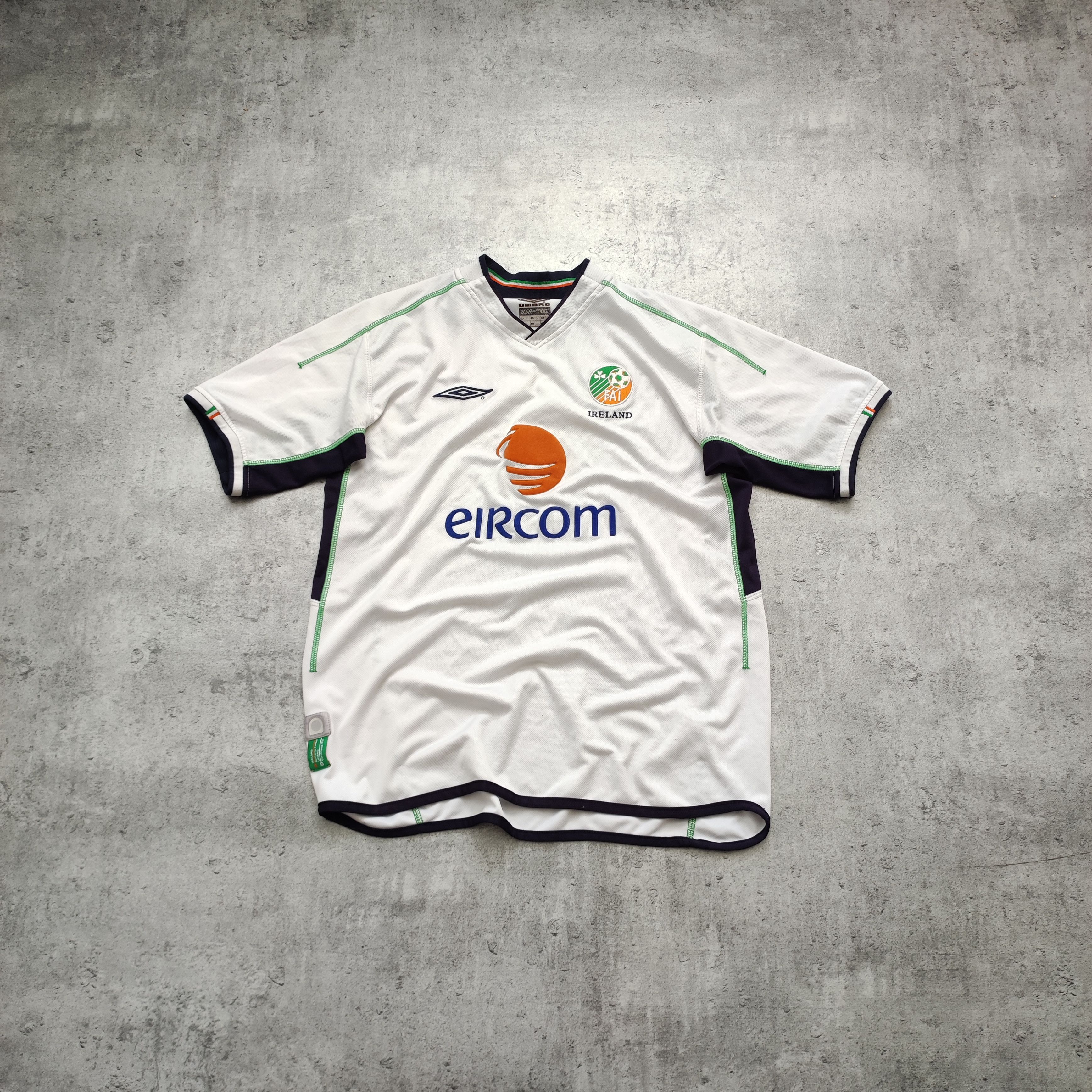 Umbro × Vintage Vintage RARE World Cap 2002 Ireland Away Umbro Jersey Size US L / EU 52-54 / 3 - 1 Thumbnail