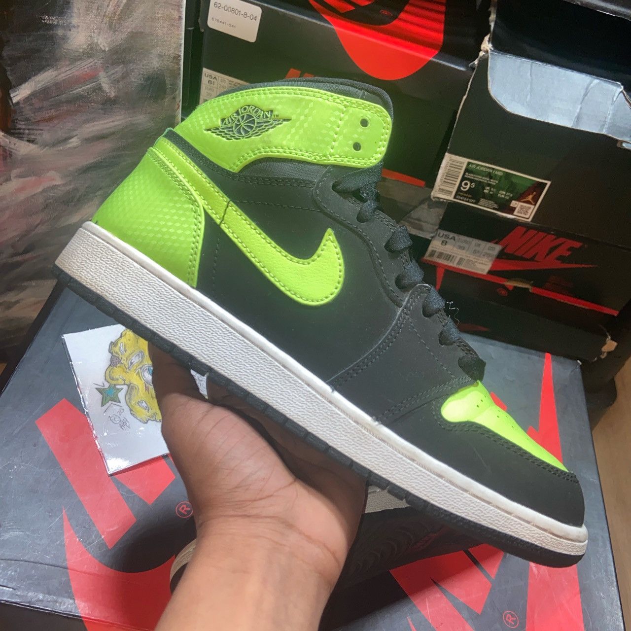 Jordan Brand Jordan 1 Mid Size US 6.5 / EU 39-40 - 1 Thumbnail