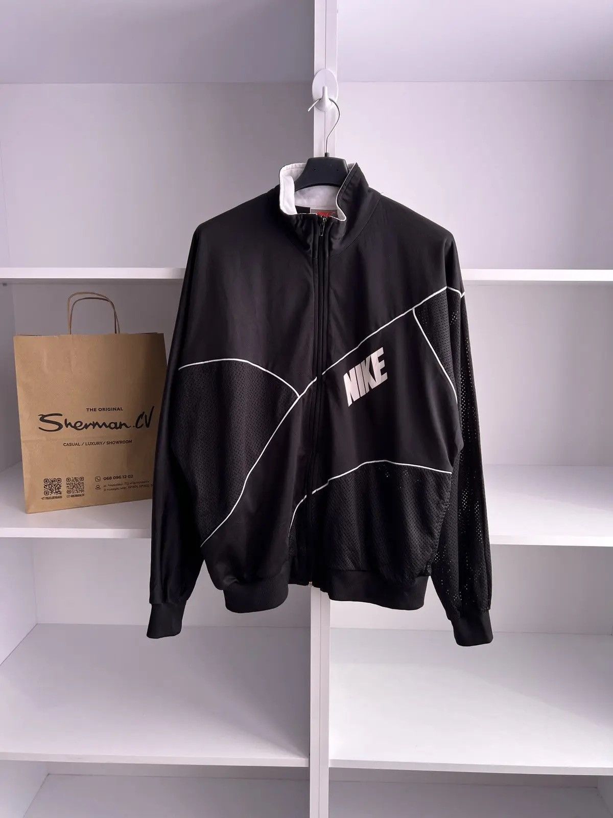 Nike × Vintage Vintage Nike 90s Track Zip Sweatshirt Size US L / EU 52-54 / 3 - 1 Thumbnail