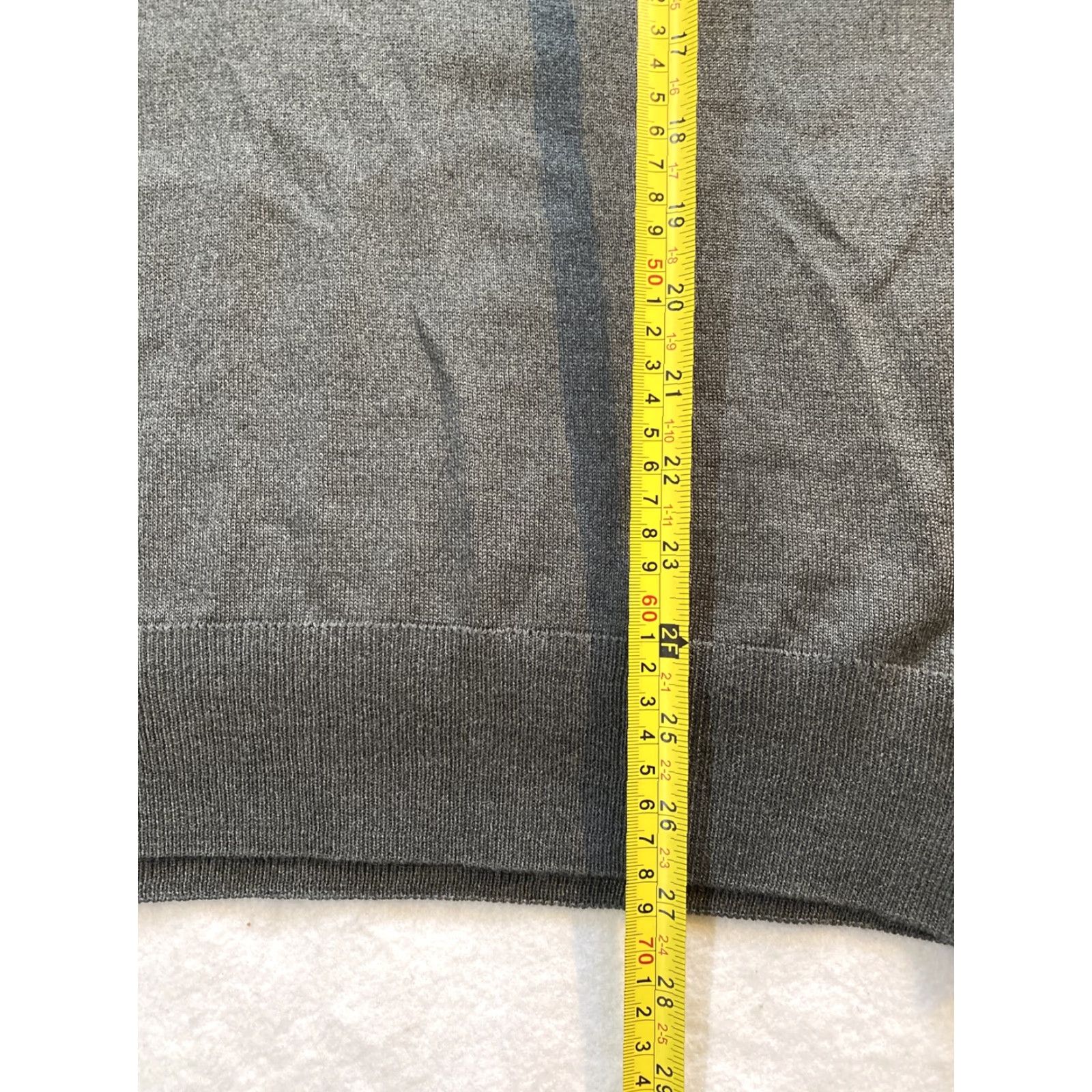 Vintage VINTAGE Ekin Sweater Vest Men L Knit Wool Charcoal Gray V-Neck Solid 16-22 Mens Size US L / EU 52-54 / 3 - 5 Thumbnail