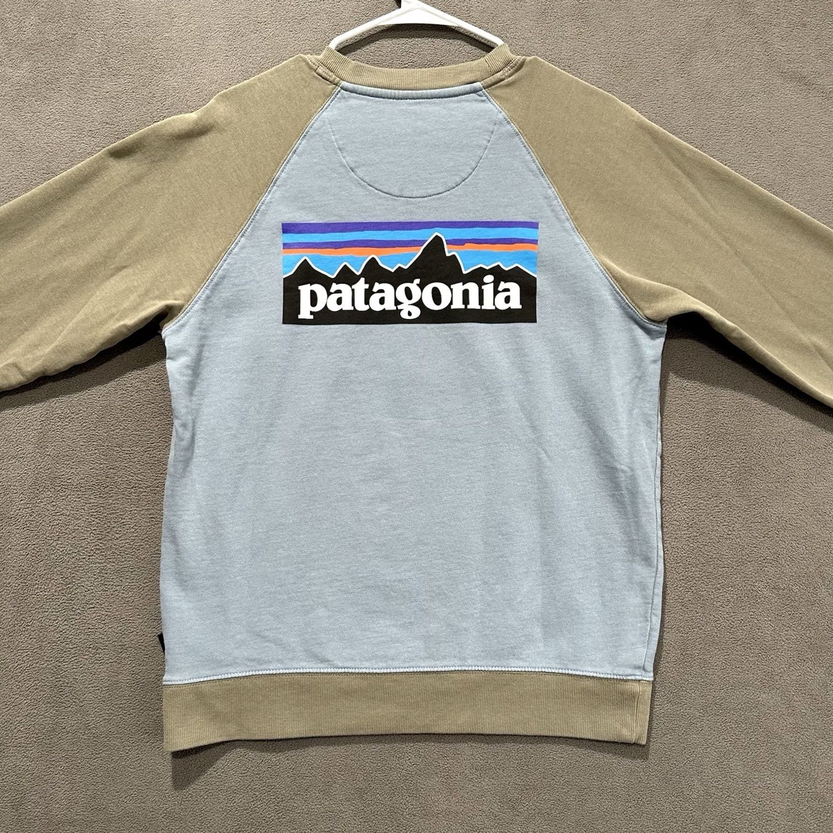 Patagonia Patagonia Sweatshirt Mens Small Blue P-6 Logo Organic Cotton Crew Pullover Size US S / EU 44-46 / 1 - 2 Thumbnail