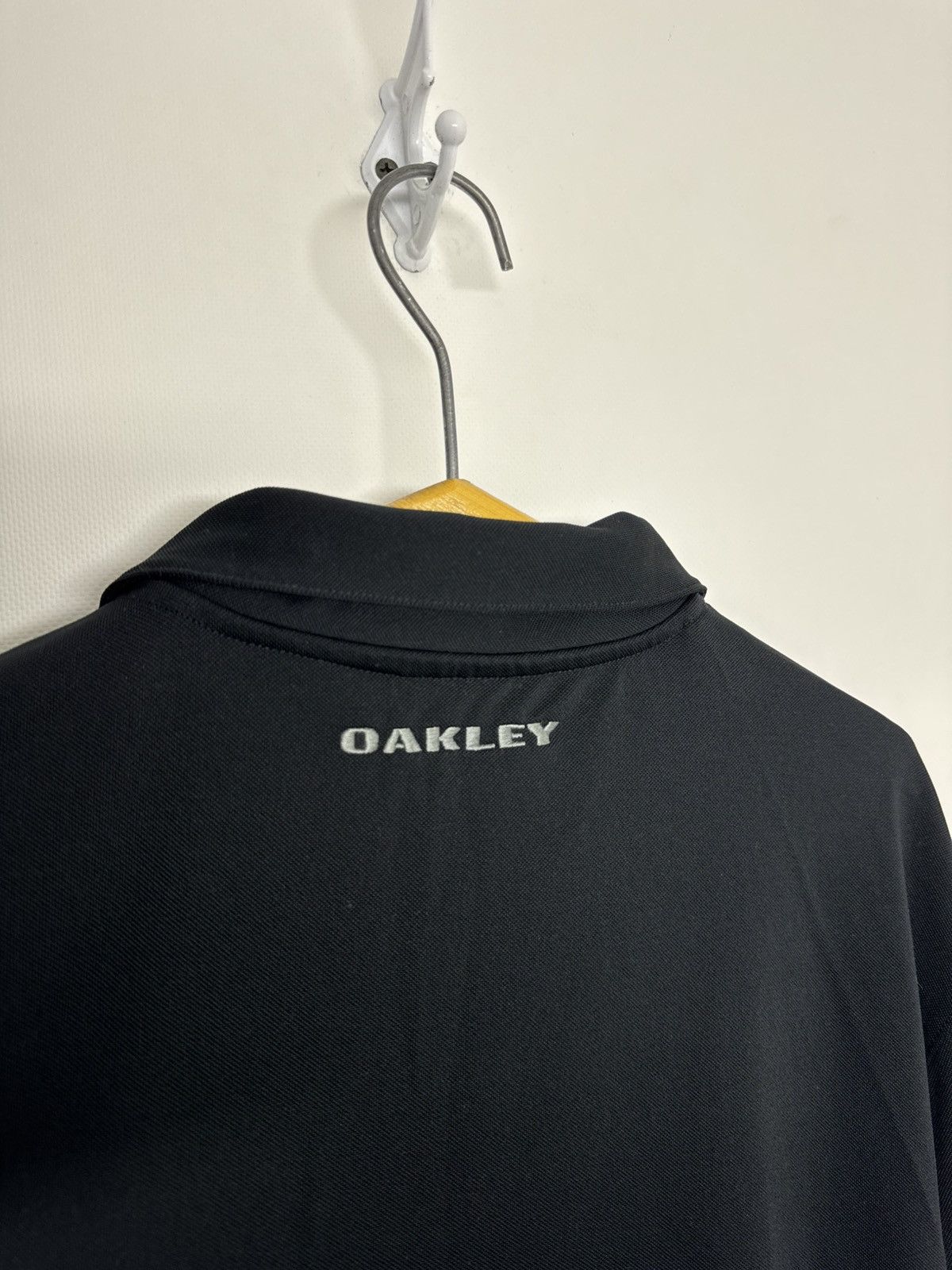 Oakley Vintage OAKLEY Center Logo Polo Hype Rare Gorpcore Size US XL / EU 56 / 4 - 12 Thumbnail