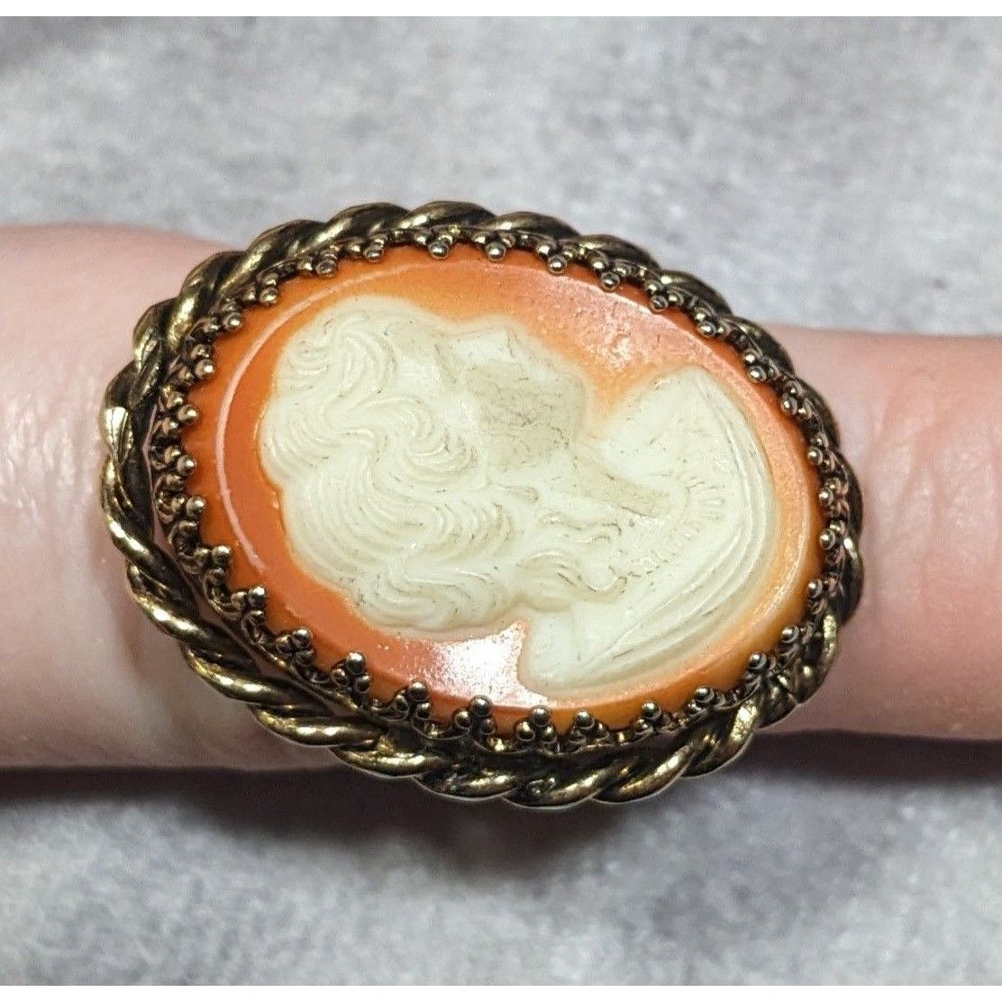 Other Vintage Cameo Ring Victorian Style Gold Tone Adjustable 7.5 Size ONE SIZE - 6 Thumbnail