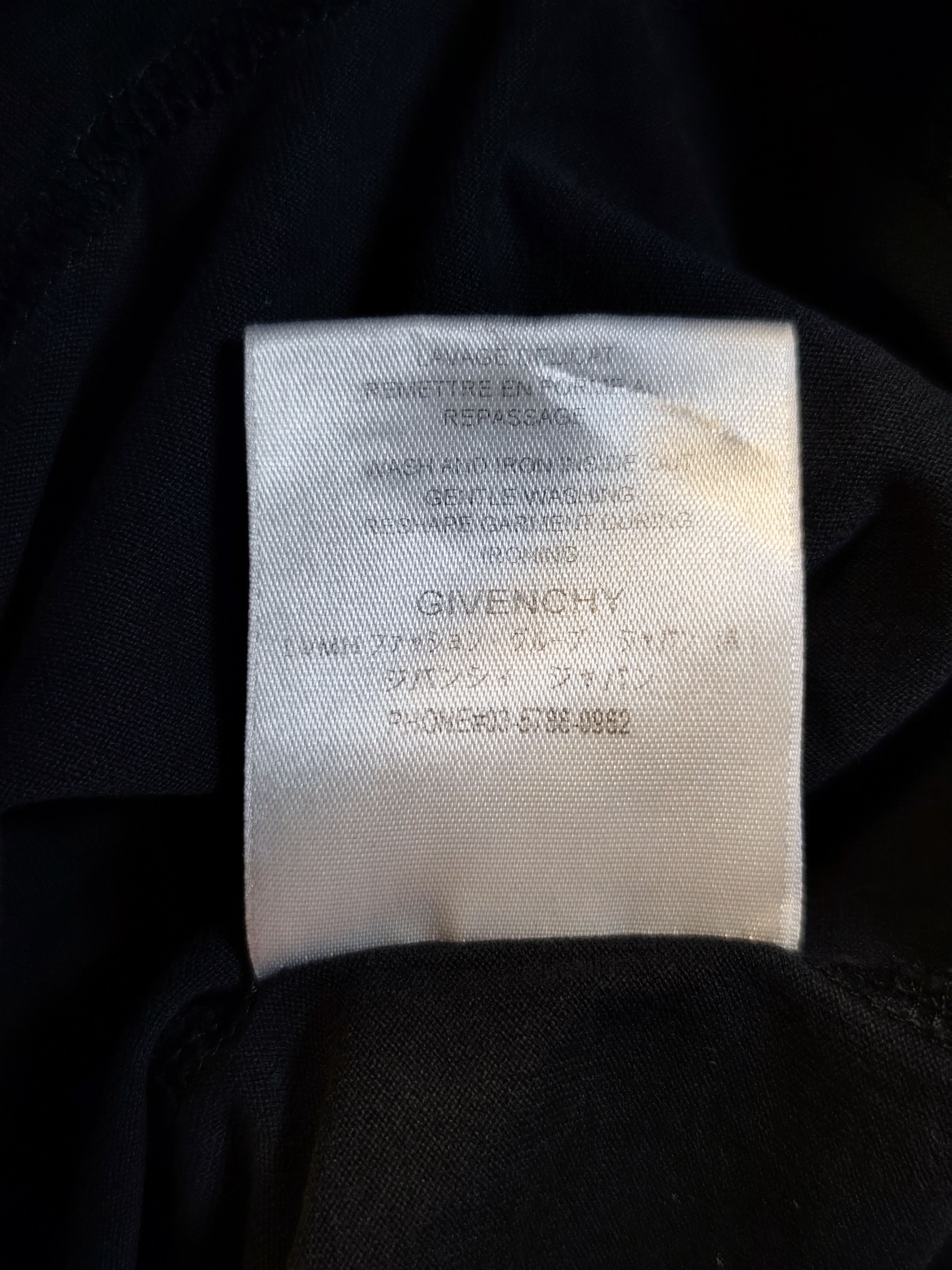 Givenchy ​Givenchy Paris Distressed Vintage Logo T-Shirt Size US XL / EU 56 / 4 - 13 Thumbnail