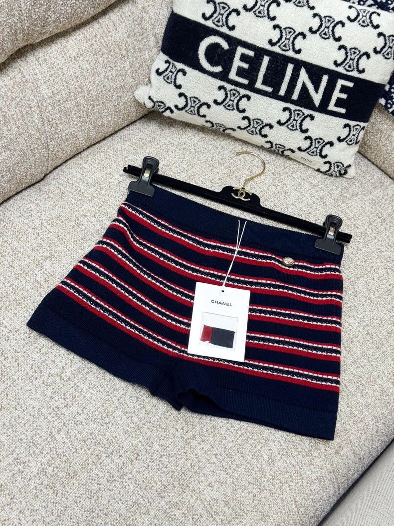 Chanel Chanel Knitted shorts Size 42" / US 20 - 1 Thumbnail