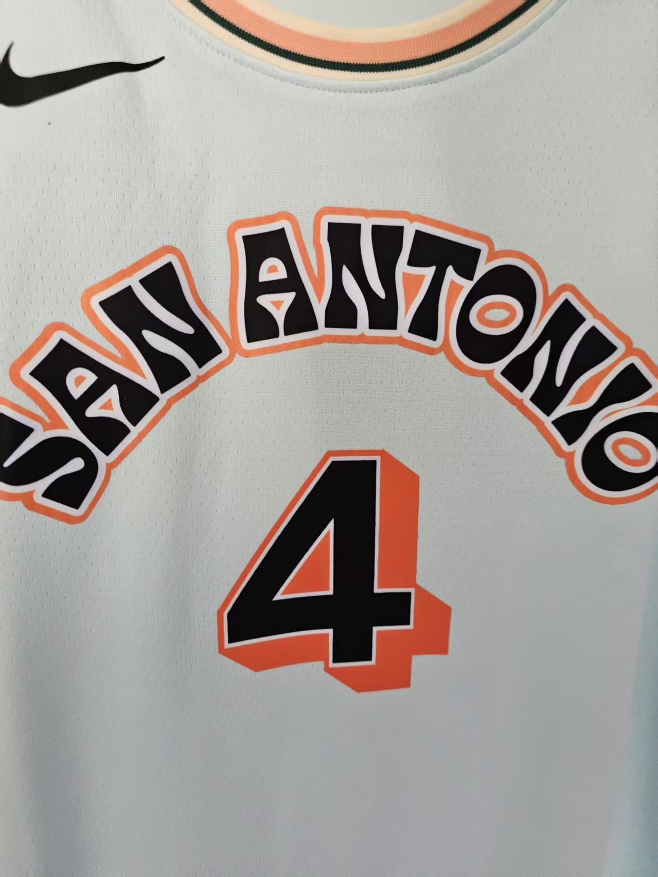 NBA San Antonio Spurs #4 De’Aaron Fox Jersey Size US L / EU 52-54 / 3 - 3 Thumbnail