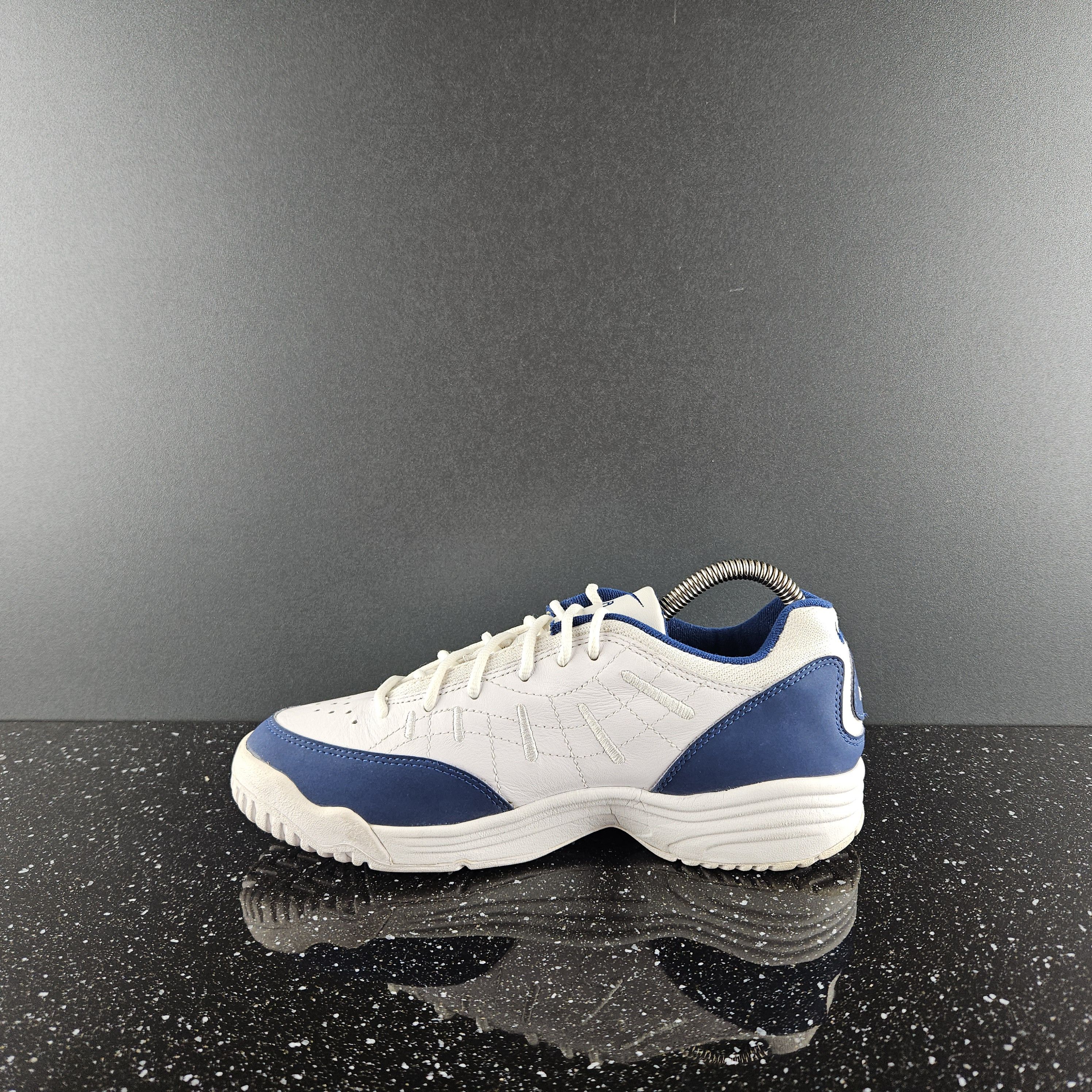 Nike Vintage Nike white trainers Sz 8.5 US Size US 8.5 / IT 38.5 - 2 Thumbnail