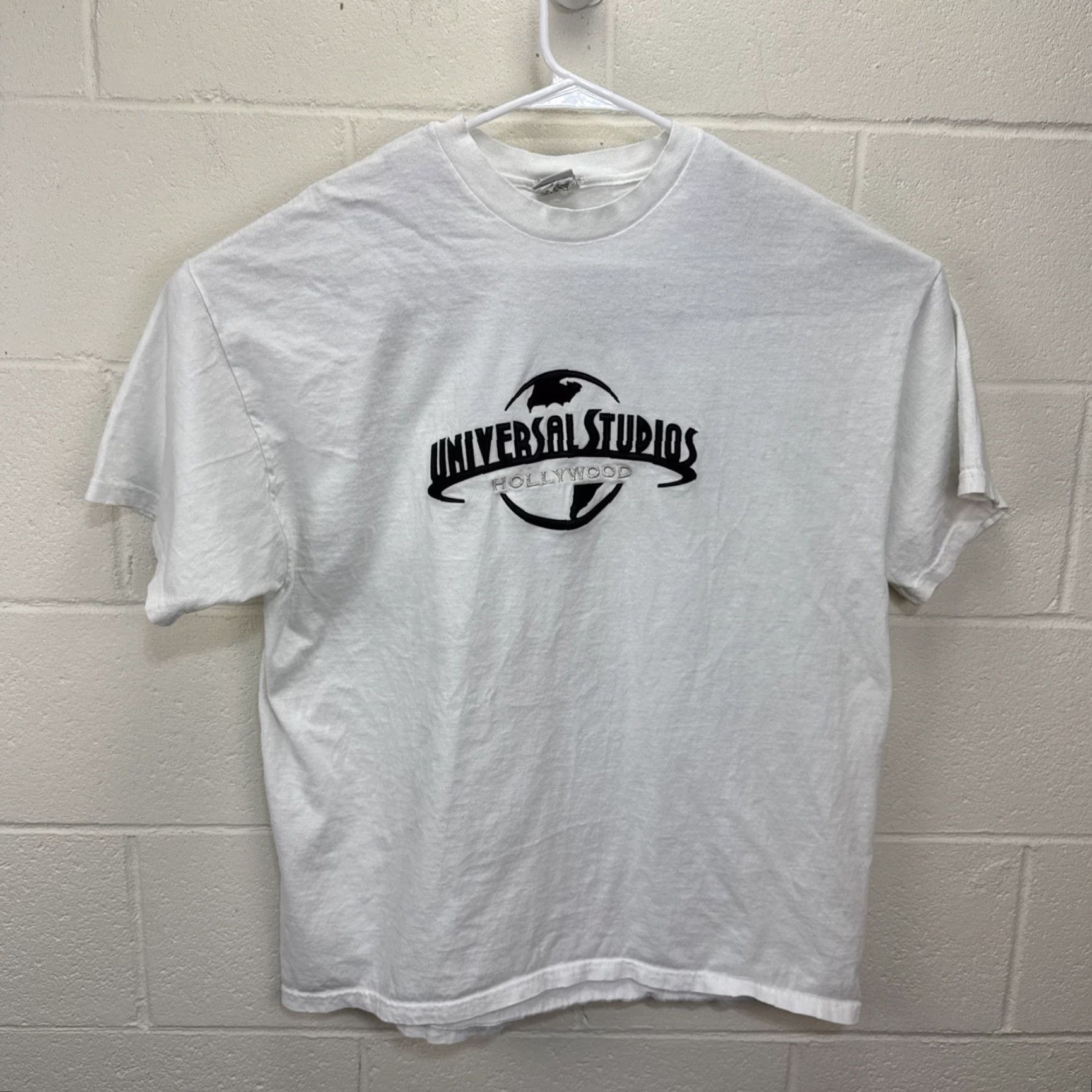 Vintage VINTAGE Universal Studios Orlando Florida USA Embroidered T Shirt Mens XL White Size US XL / EU 56 / 4 - 2 Thumbnail
