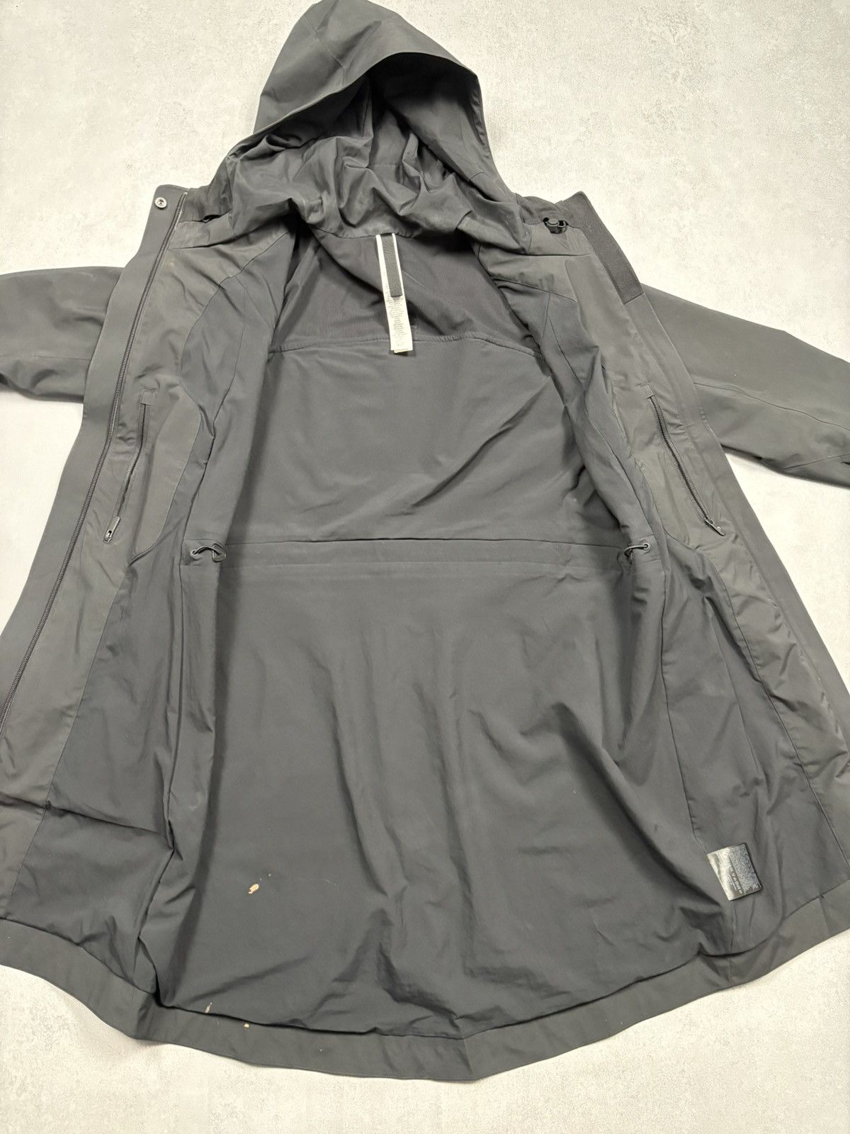 Lululemon Lululemon Black Hooded Jacket Lightweight Technical Coat Size S / US 4 / IT 40 - 16 Thumbnail