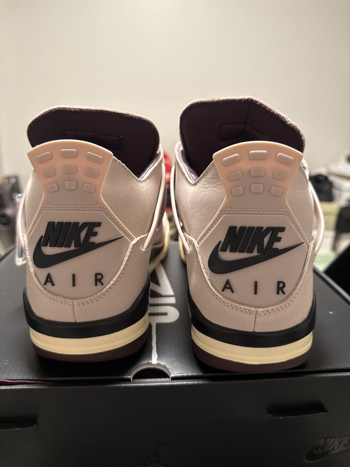A Ma Maniere × Jordan Brand Women’s A Ma Maniére x Air Jordan 4 W.Y.W.S Size US 11 / EU 44 - 10 Thumbnail