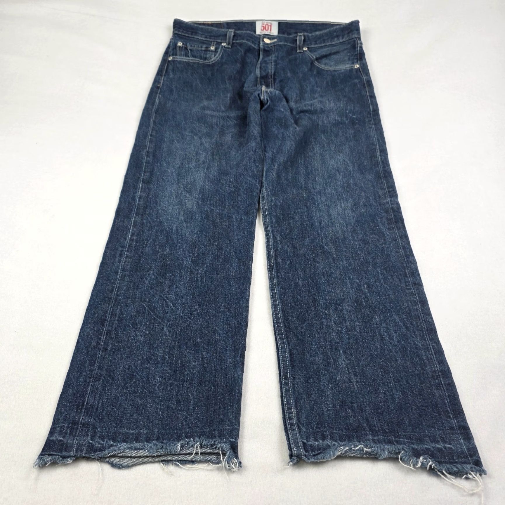 Levi's VINTAGE Levis 501 Jeans Mens 34x28 Blue Denim Straight Button Fly WPL 423 501 Model Dark Fabric Product: Jeans - Levi's 501, 34x28 - Mens Size US 34 / EU 50 - 5 Thumbnail