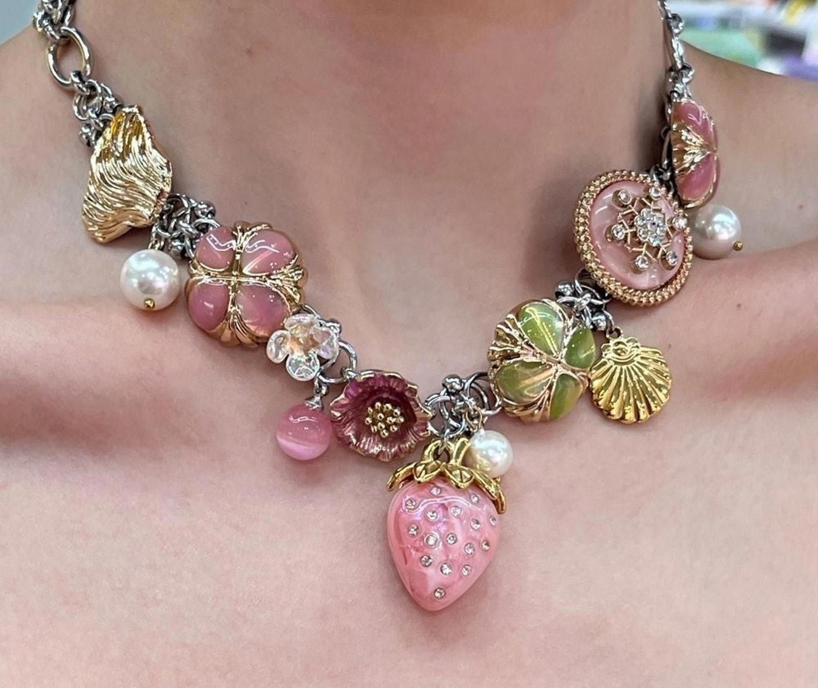Jewelry Strawberry Pearl Necklace – Flower Pendant, Spicy Fit Size ONE SIZE - 5 Thumbnail
