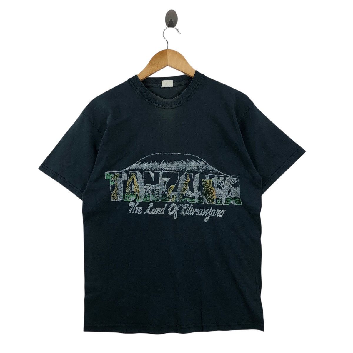 Vintage Vintage TANZANIA The Land Of Kilimanjaro T Shirt Size US XL / EU 56 / 4 - 1 Thumbnail