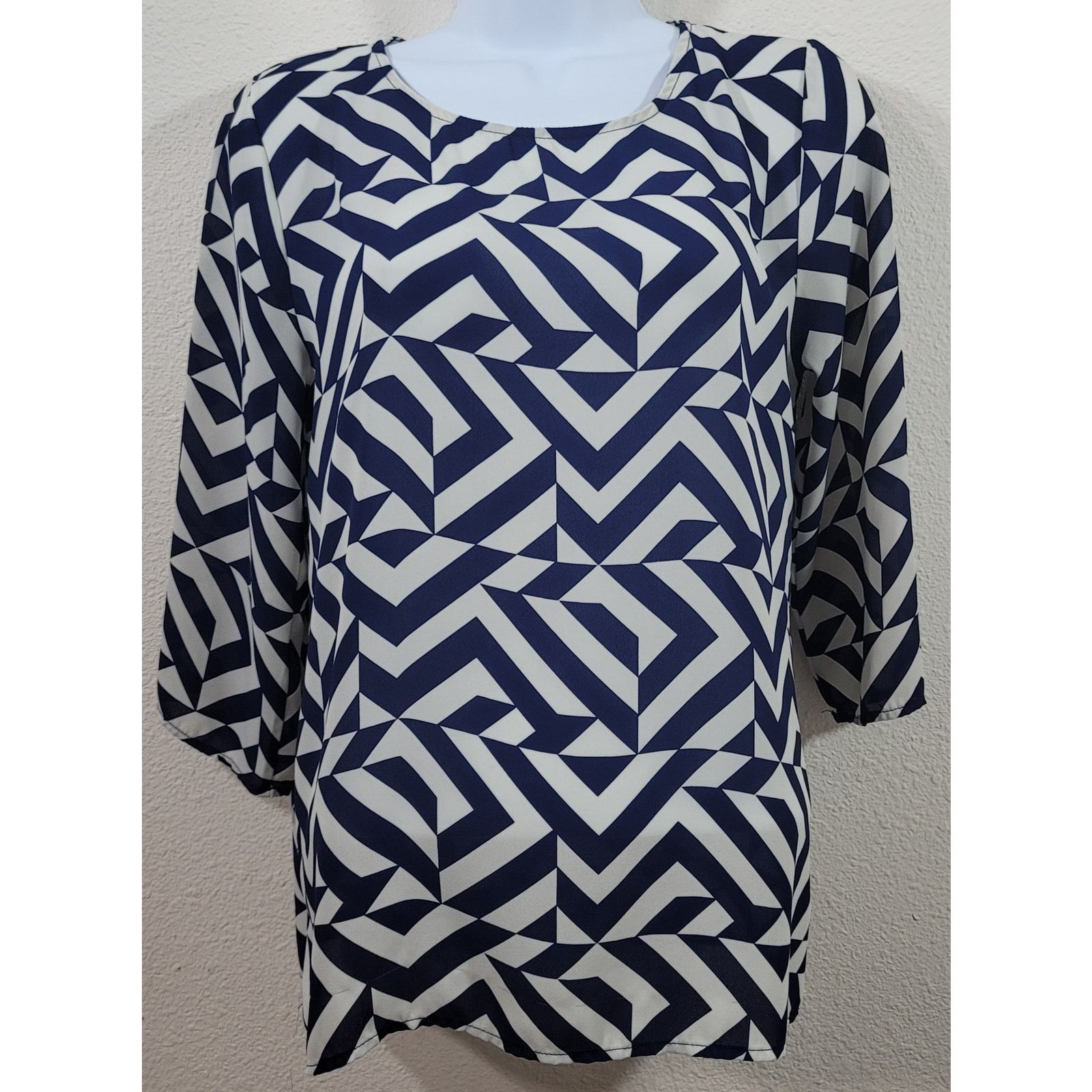 Other Whisper Blue White Geo Print Sheer Top Small Lightweight Size S / US 4 / IT 40 - 1 Thumbnail