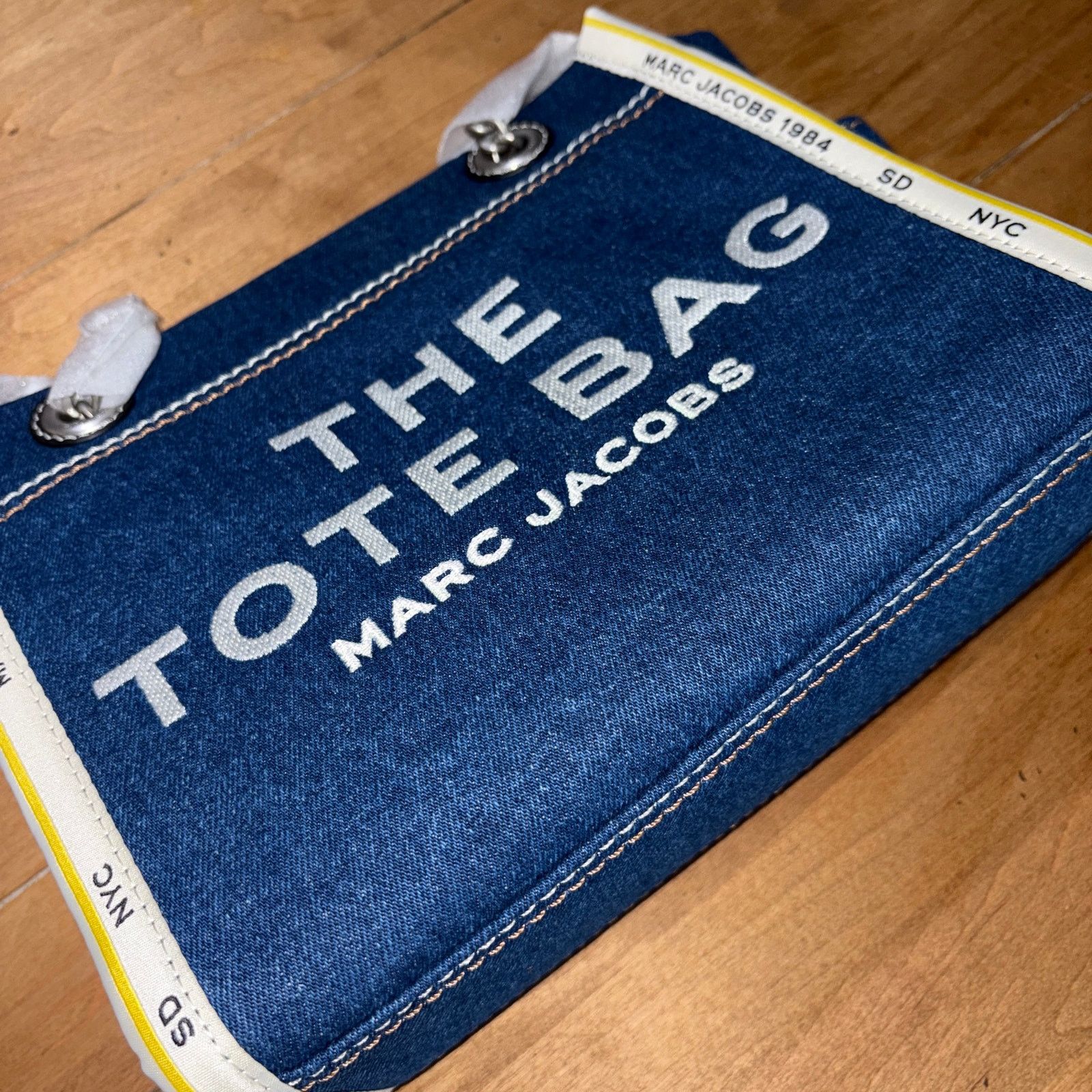Marc Jacobs NWT Marc Jacobs The Denim Chain Small Tote Bag - Dark Wash Size ONE SIZE - 2 Thumbnail