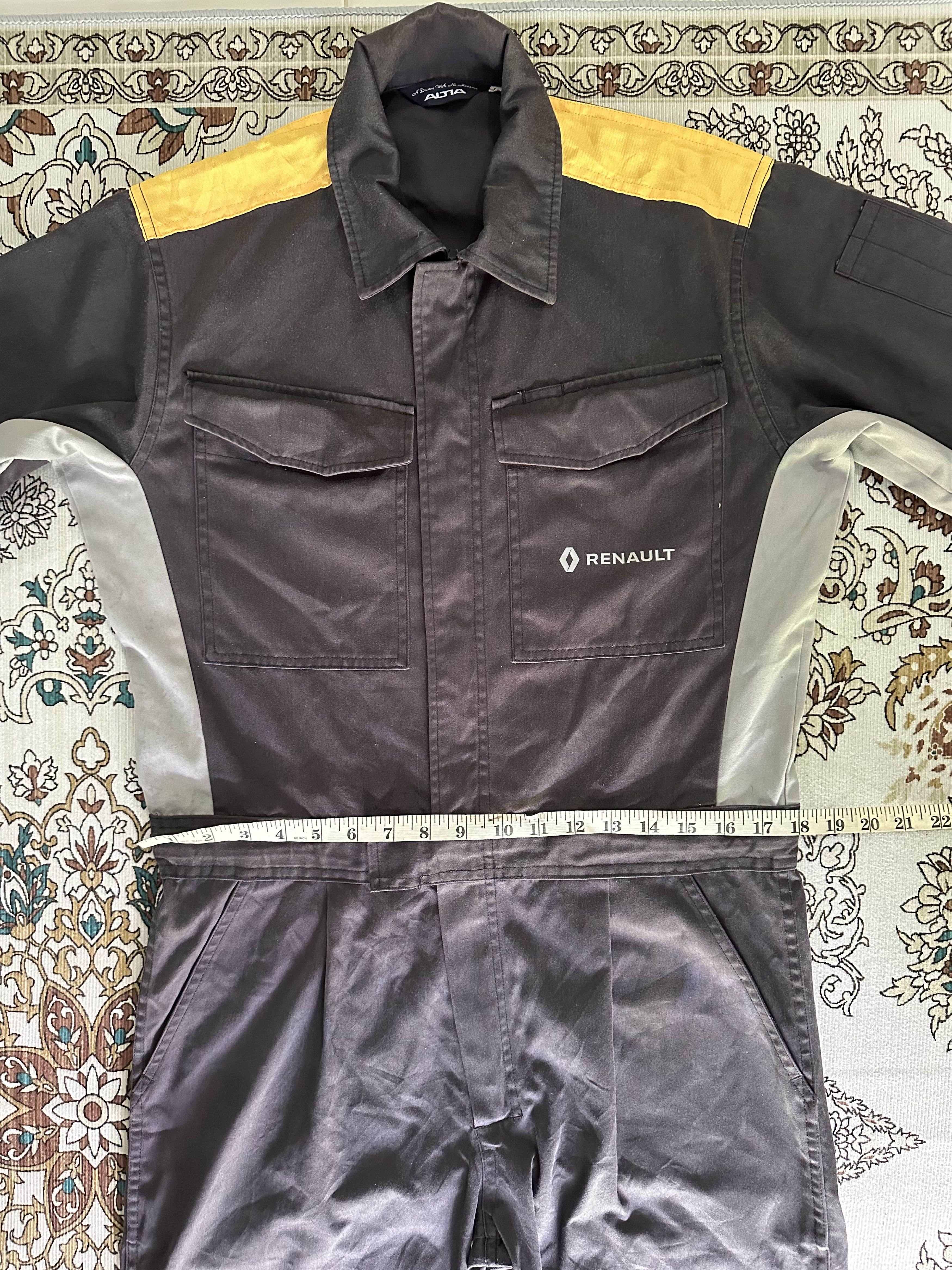 Sports Specialties Steal!! Vintage Renault Formula 1 Distressed Coverall Size US 33 - 19 Thumbnail