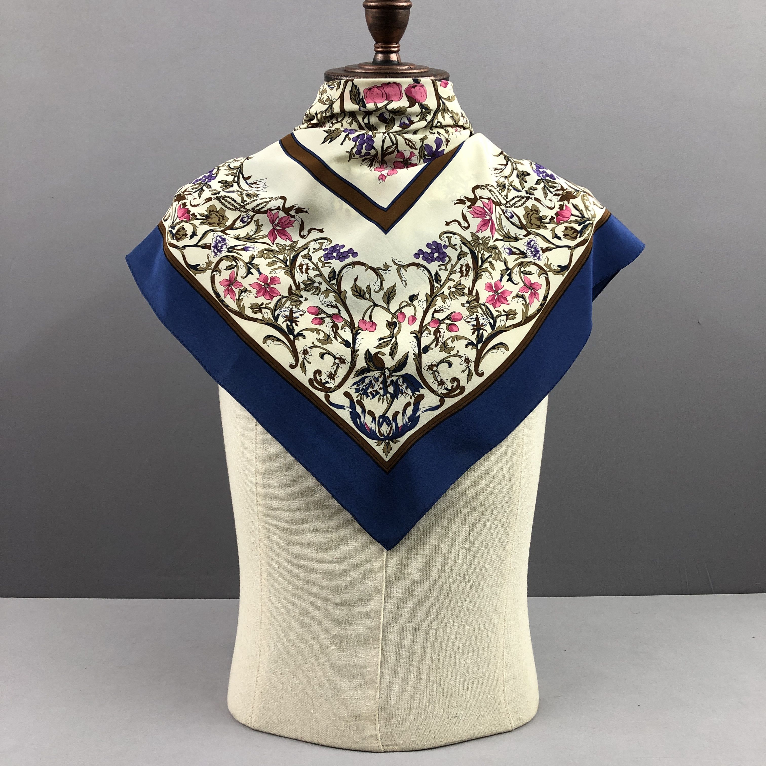 Japanese Brand Vintage Square Scarf Twill Stole Wraps Scarves - GF60047 Size ONE SIZE - 1 Thumbnail