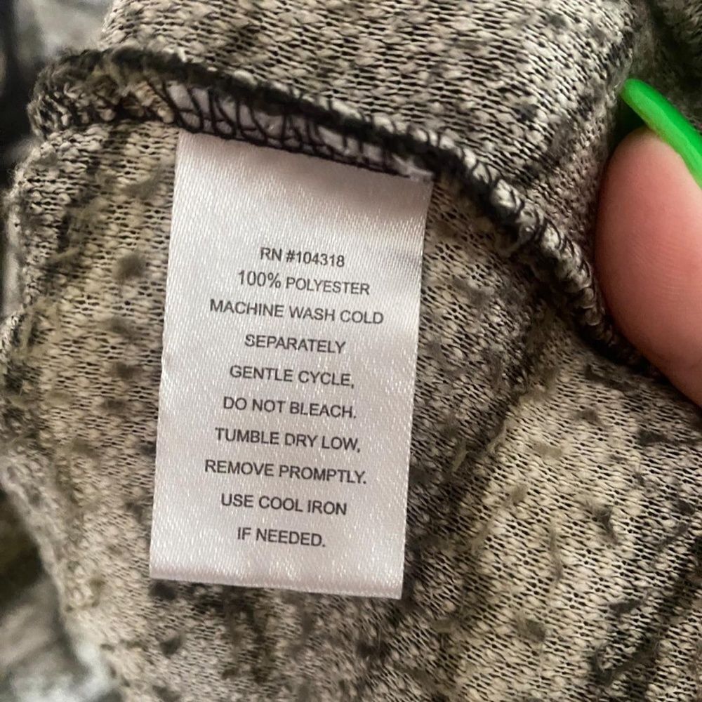 Other Hippie Love Women’s Cropped Camo Hoodie Size M Fuzzy Sherpa Size M / US 6-8 / IT 42-44 - 4 Thumbnail