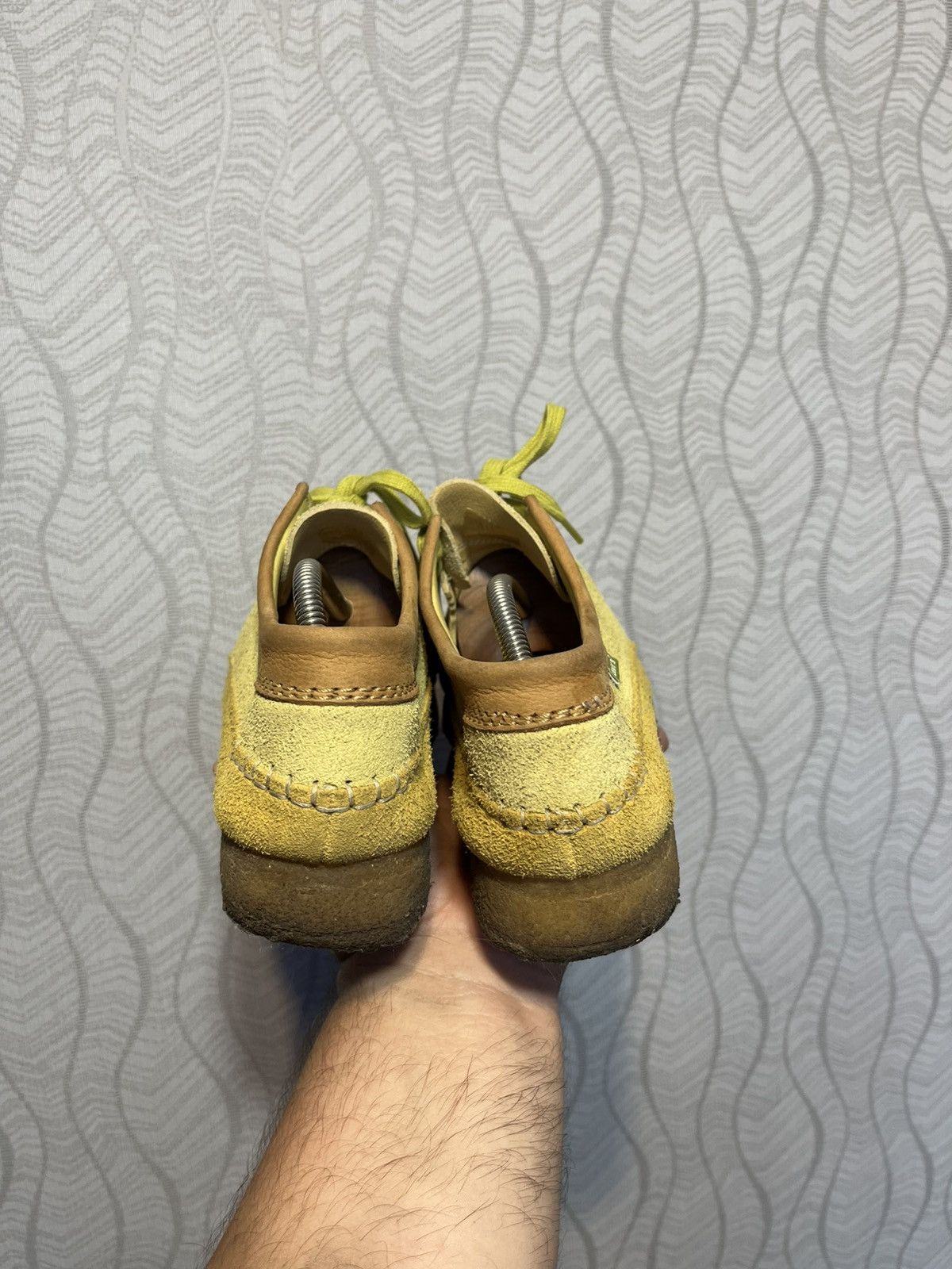 Clarks Clarks Originals x Levi’s Men’s Suede Lemon Yellow Shoes Size US 8 / EU 41 - 5 Thumbnail