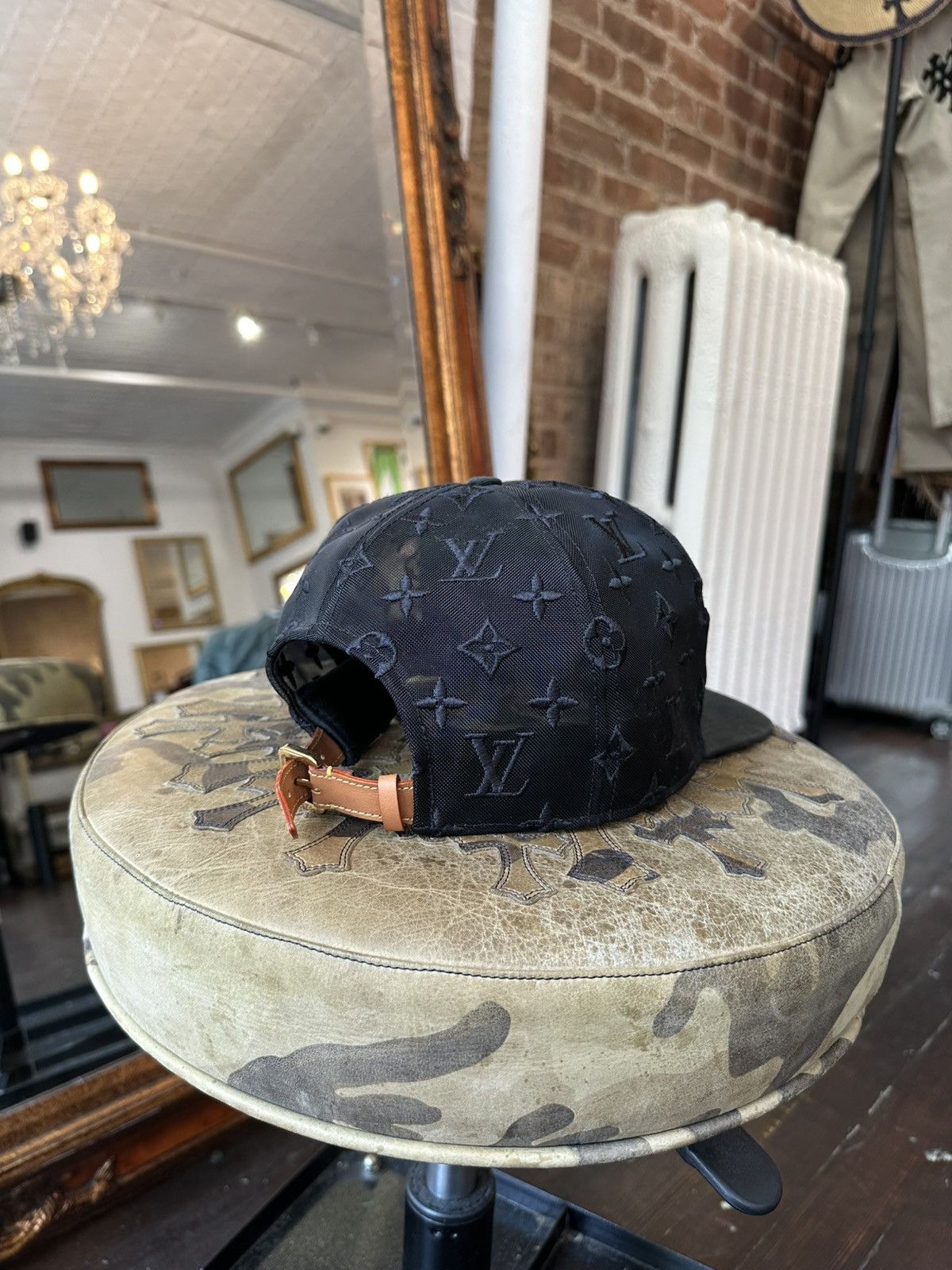 Louis Vuitton Tourist vs Purist Trucker Hat Size ONE SIZE - 3 Thumbnail