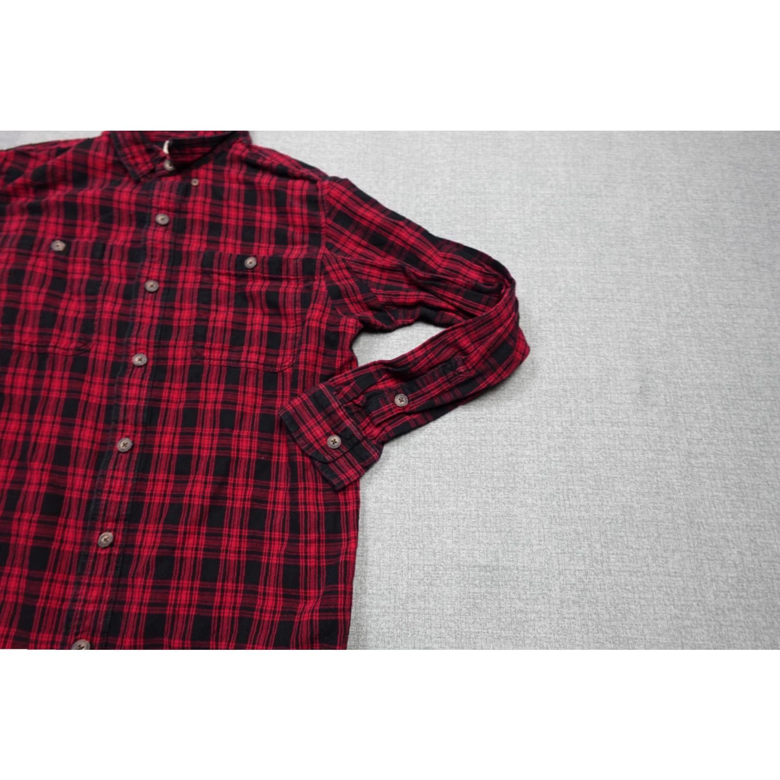 Lumberjack Duluth Free Swingin Flannel Mens Large Red Plaid Heavyweight Lumberjack Button-Up Shirt Size US L / EU 52-54 / 3 - 2 Thumbnail