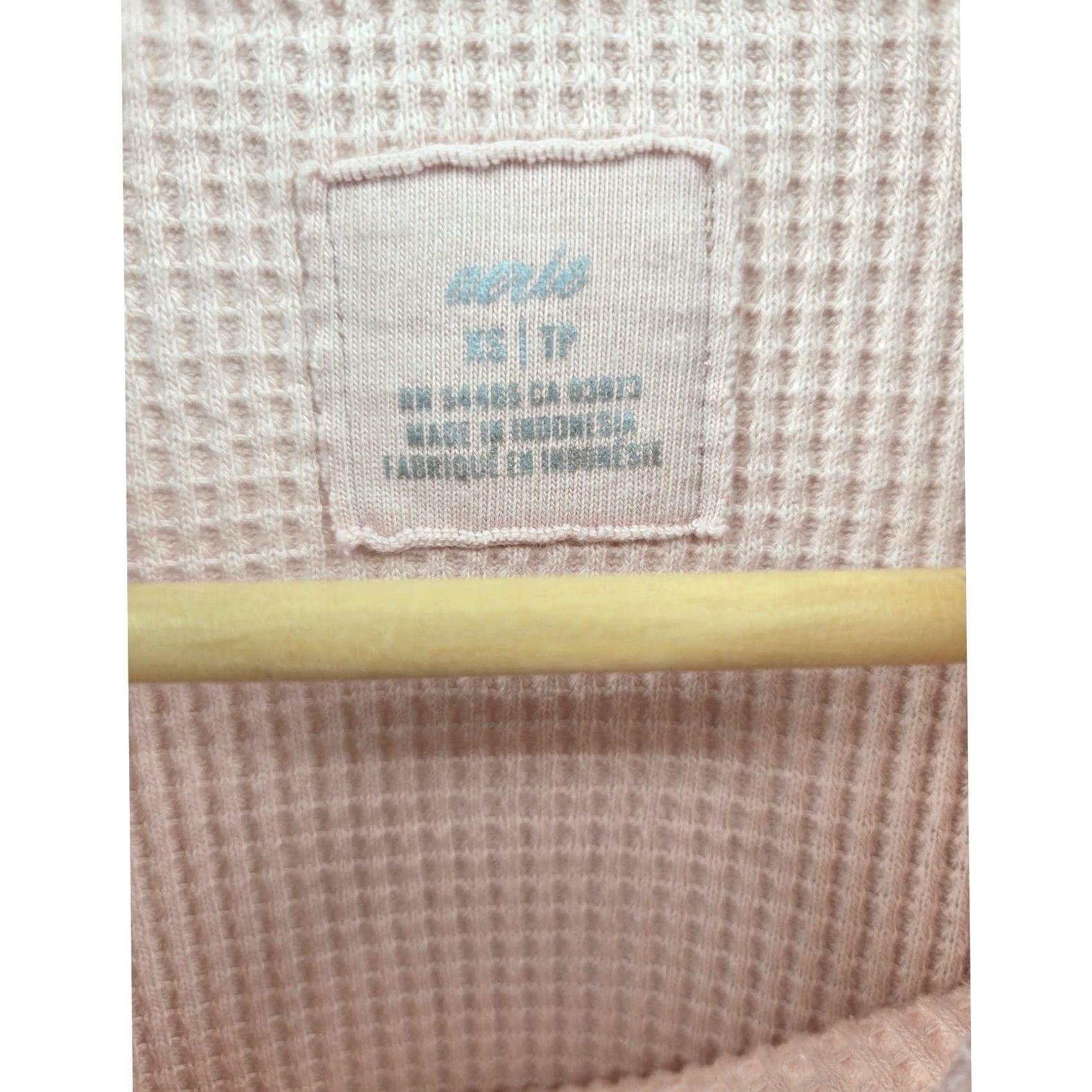 Vintage Aerie Sweatshirt Womens XS Pink Waffle Knit Long Sleeve Pullover Size XS / US 0-2 / IT 36-38 - 2 Thumbnail