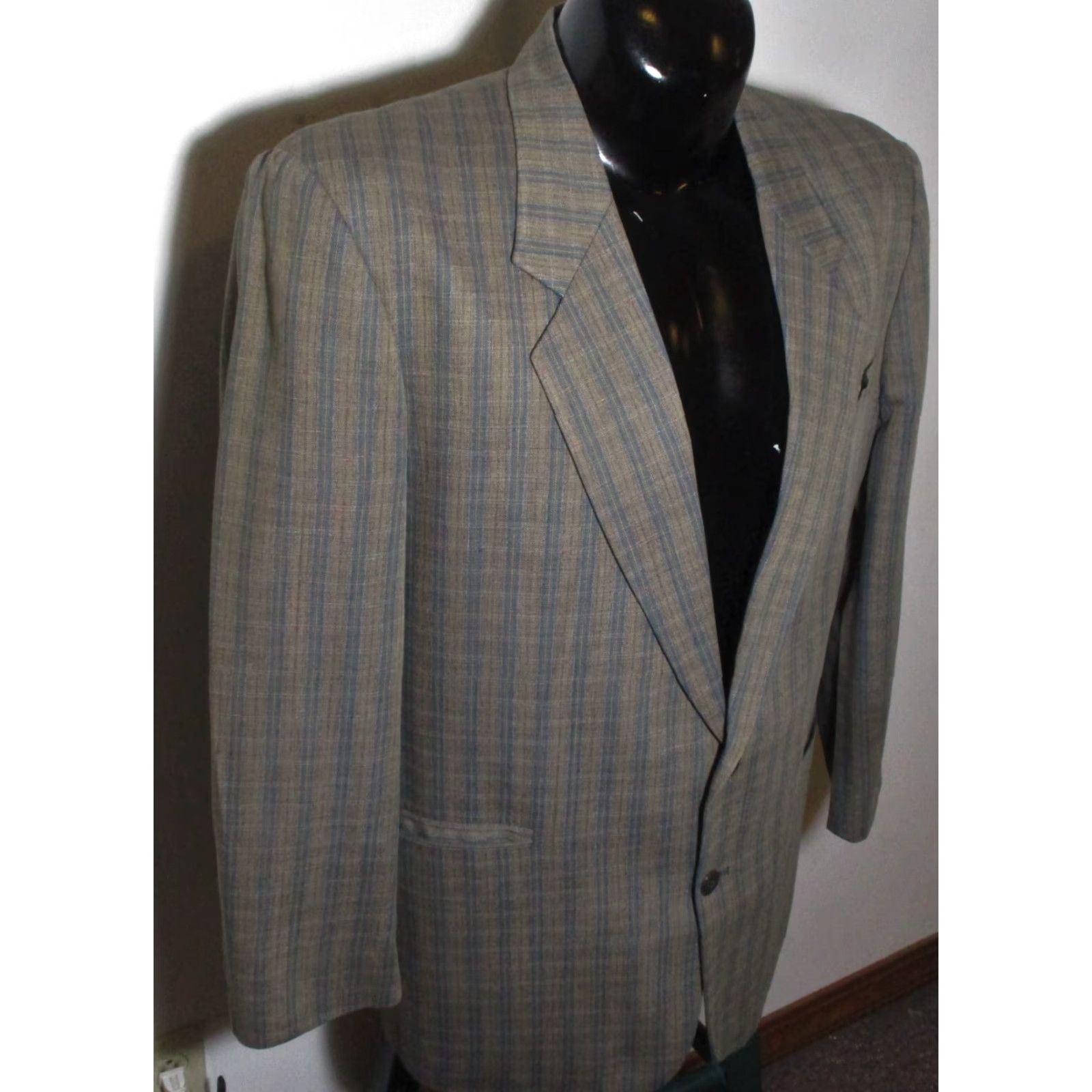 Vintage VINTAGE Marciano Taupe Linen Blend Blazer Suit Jacket Men 42R Taupe Linen Blend Blazer Jacket Mens Size 42R 2 Button Front Wool Blend Casual Business Size 42R - 3 Thumbnail