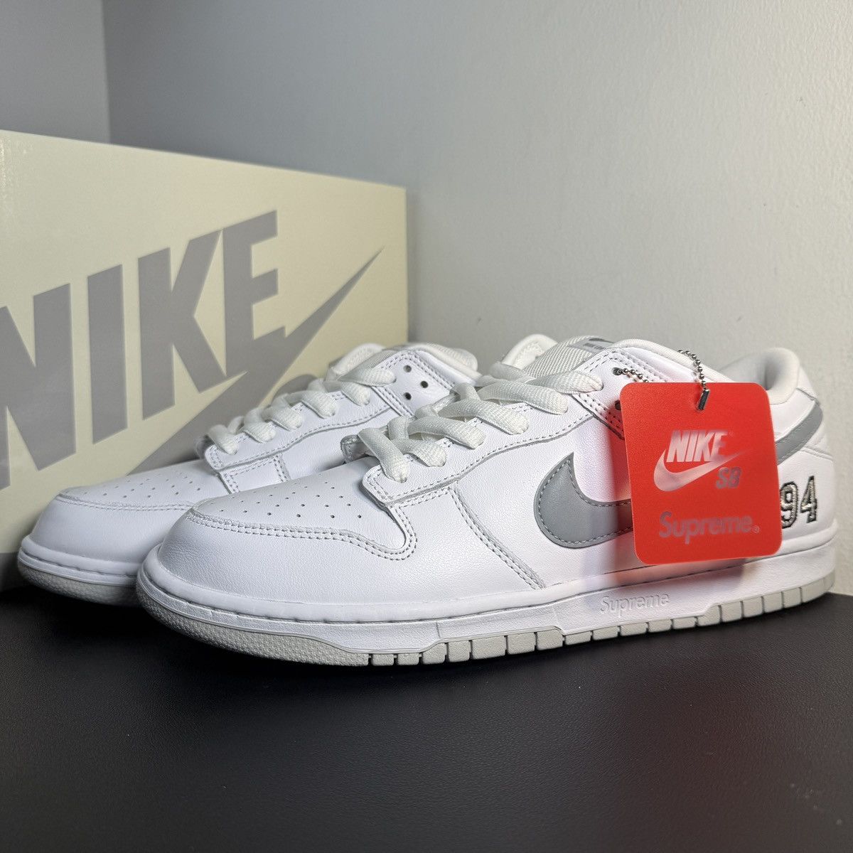 Nike × Supreme Brand New Nike SB Supreme Low Top Dunks White Size US 11 / EU 44 - 16 Thumbnail