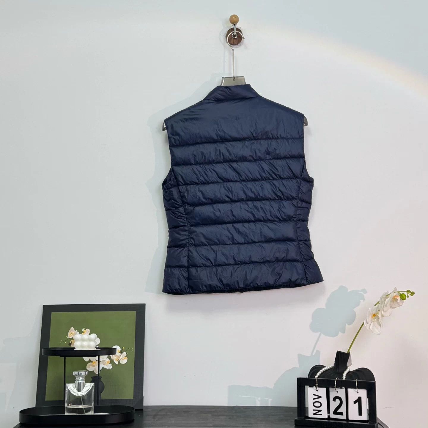 Prada 0561 Prada Navy Blue Triangle Logo Down Vest Size M / US 6-8 / IT 42-44 - 2 Thumbnail