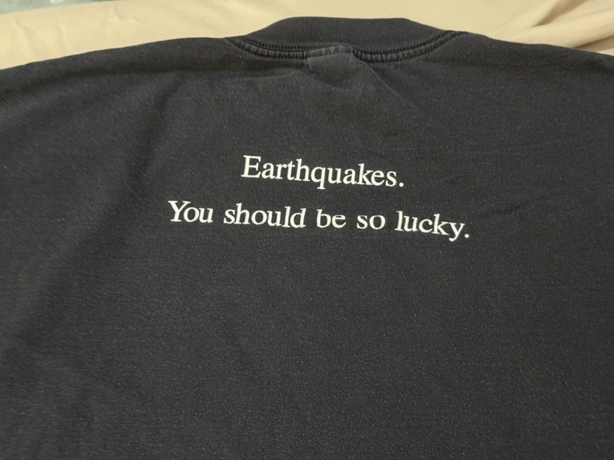 Vintage Vintage 90s Volcano 1997 Tommy Lee Jones T Shirt Movie Size US XL / EU 56 / 4 - 8 Thumbnail