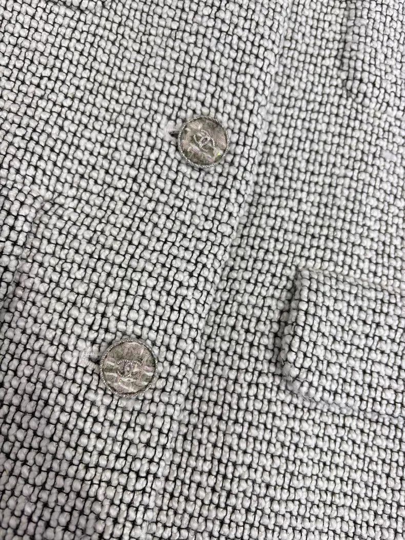 Chanel Chanel Gray twill tweed four-pocket classic jacket Size M / US 6-8 / IT 42-44 - 3 Thumbnail