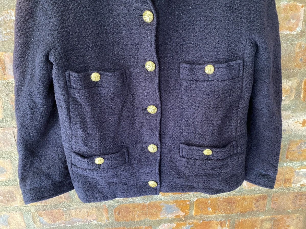 Chanel 1990s Chanel tweed gold button Jacket Size S / US 4 / IT 40 - 4 Thumbnail