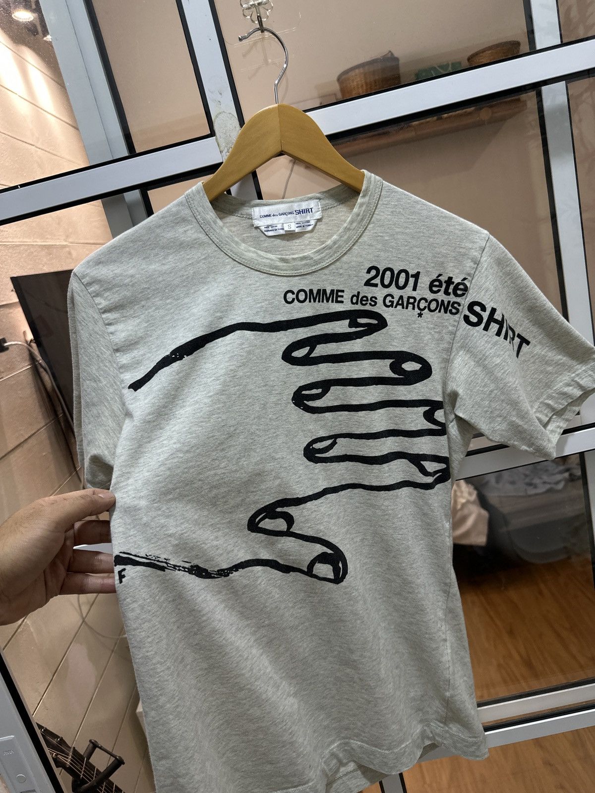 Comme des Garcons SHIRT SS2001 Comme des Garcons ete “Hand” T-Shirt Size US M / EU 48-50 / 2 - 3 Thumbnail