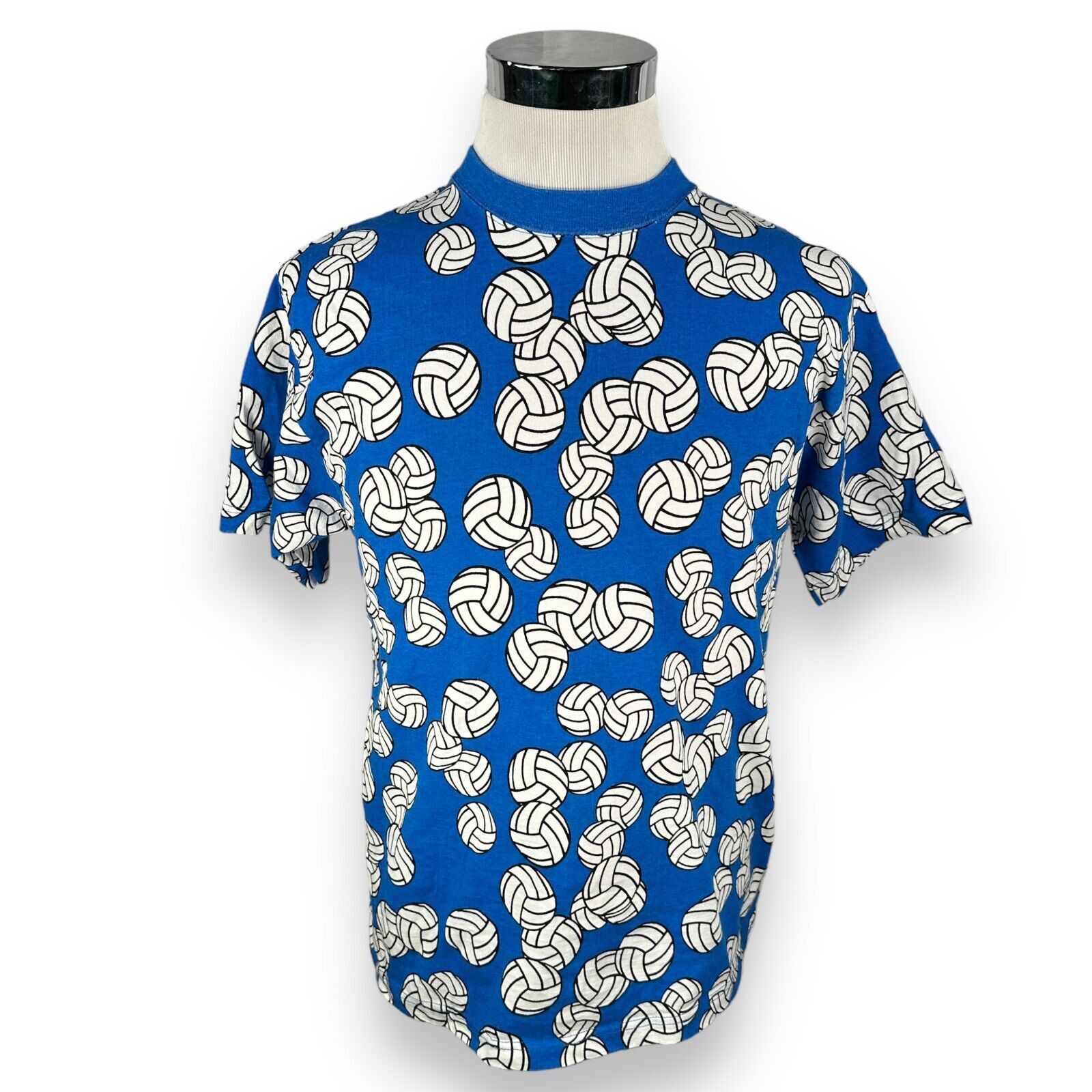 Big Dogs Big Dogs T-Shirt Large Blue AOP Volleyball Print Rare 90s Size US L / EU 52-54 / 3 - 1 Thumbnail