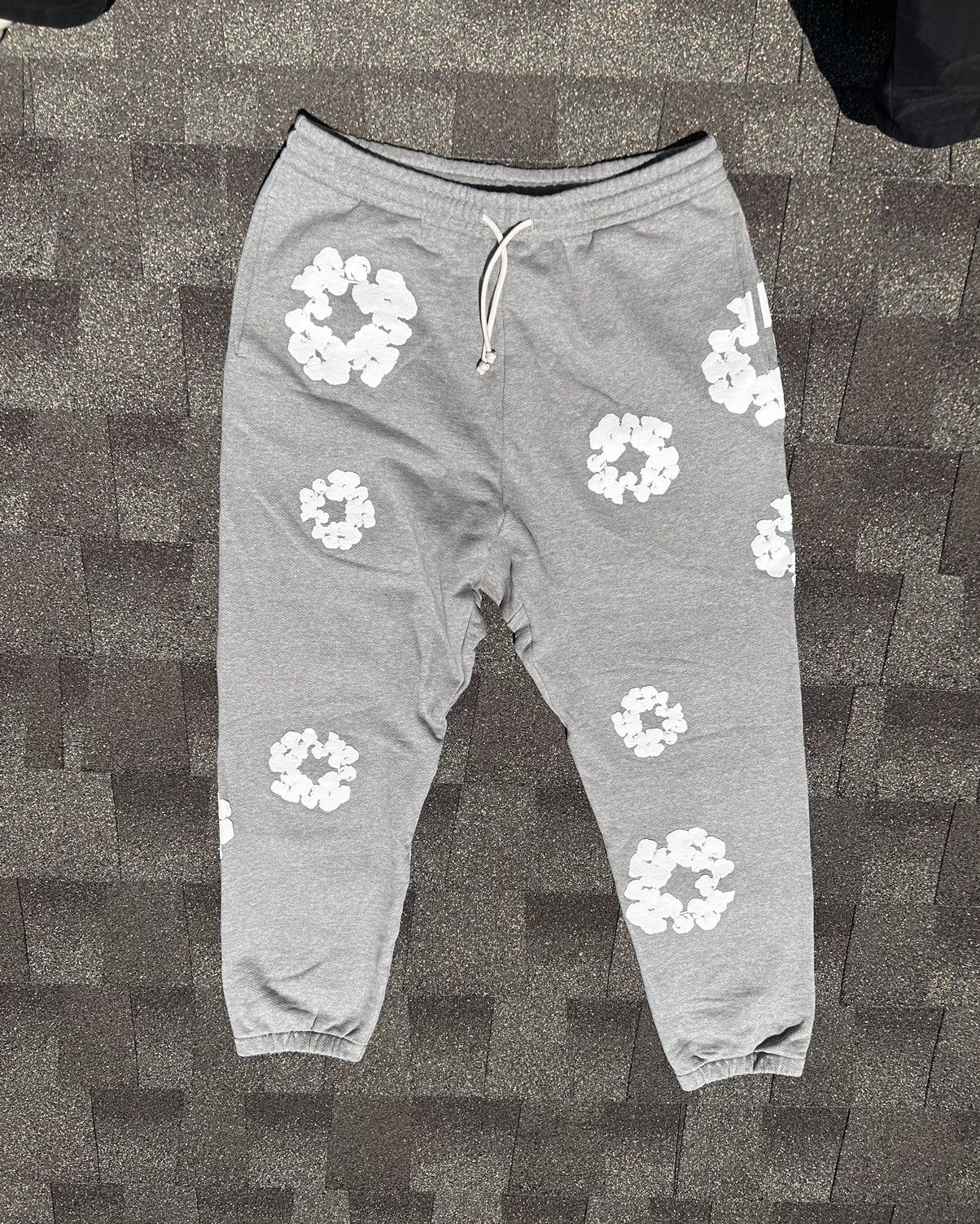 image of Denim Tears Wraith Sweats Xxl in Grey, Men's (Size 40)