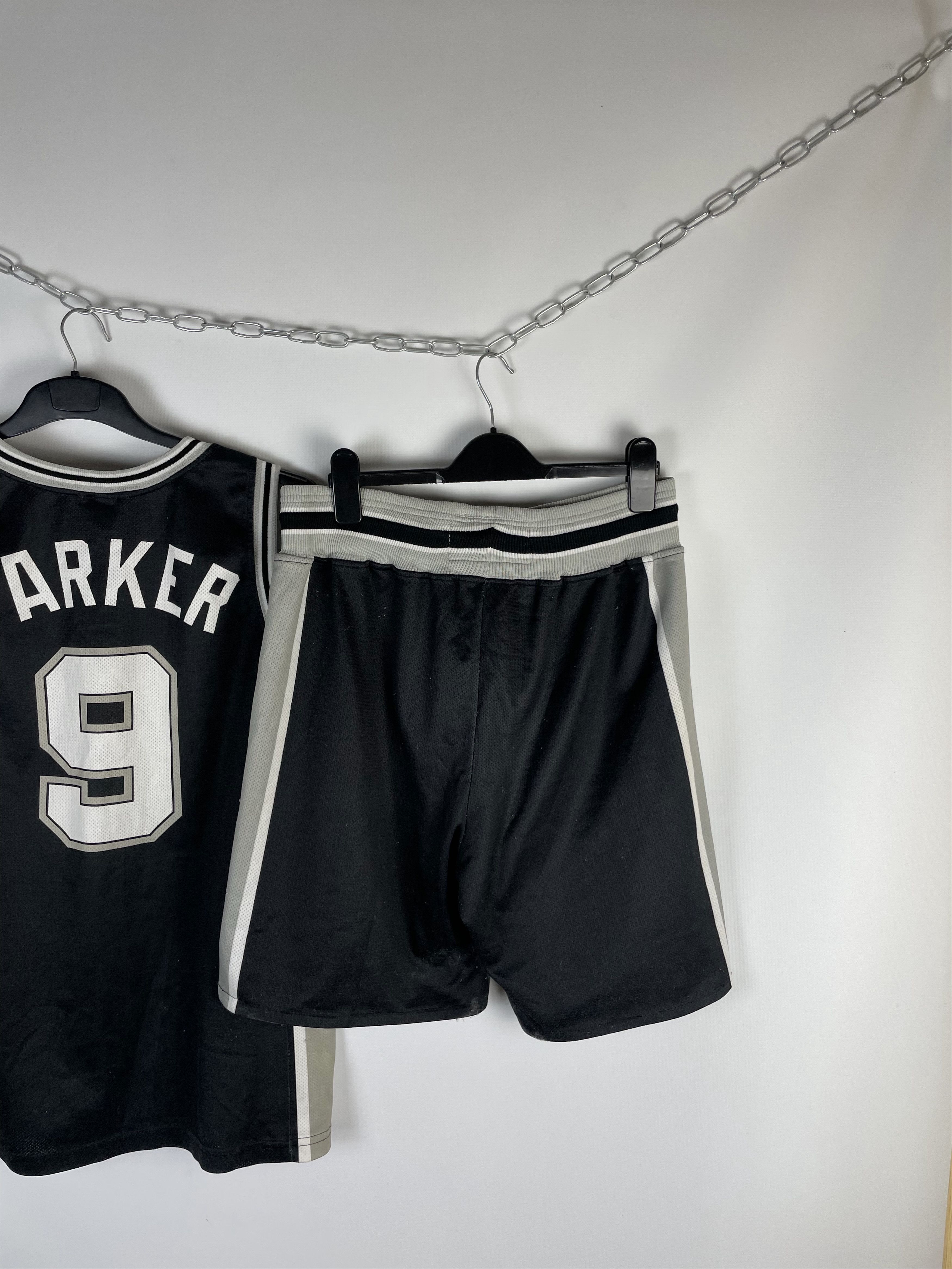 Champion Vintage NBA Spurs 9 Parker Champion Jersey Size US M / EU 48-50 / 2 - 14 Thumbnail