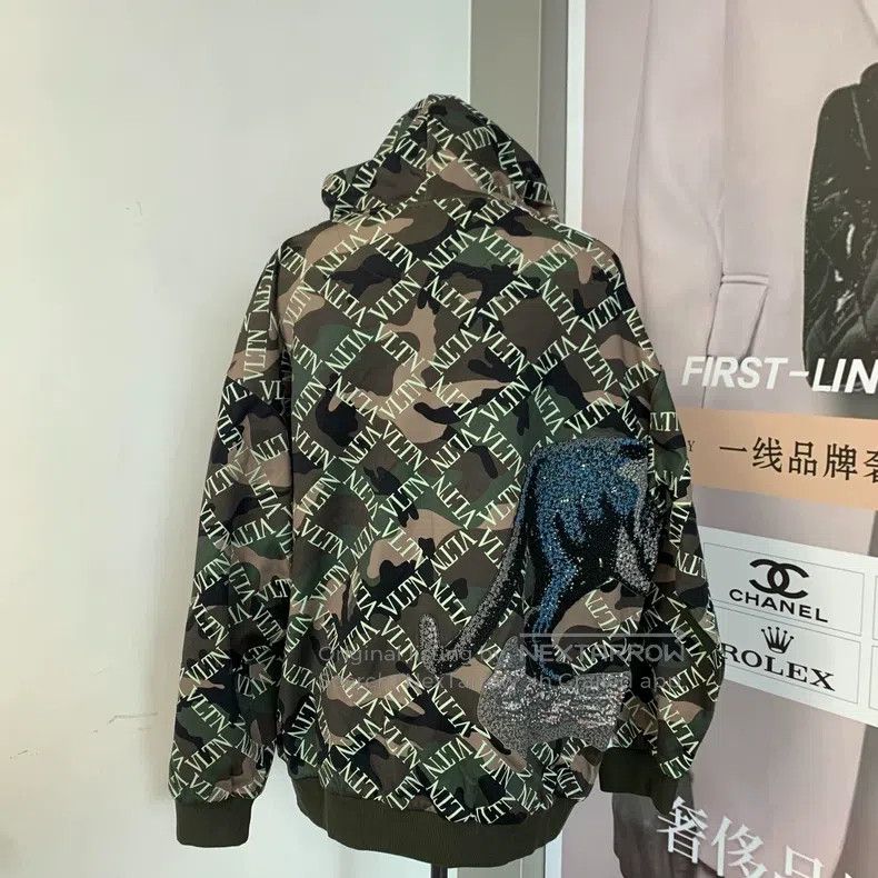 Valentino Valentino Full logo camouflage sweatshirt Size XXL / US 16-18 / IT 52-54 - 2 Thumbnail