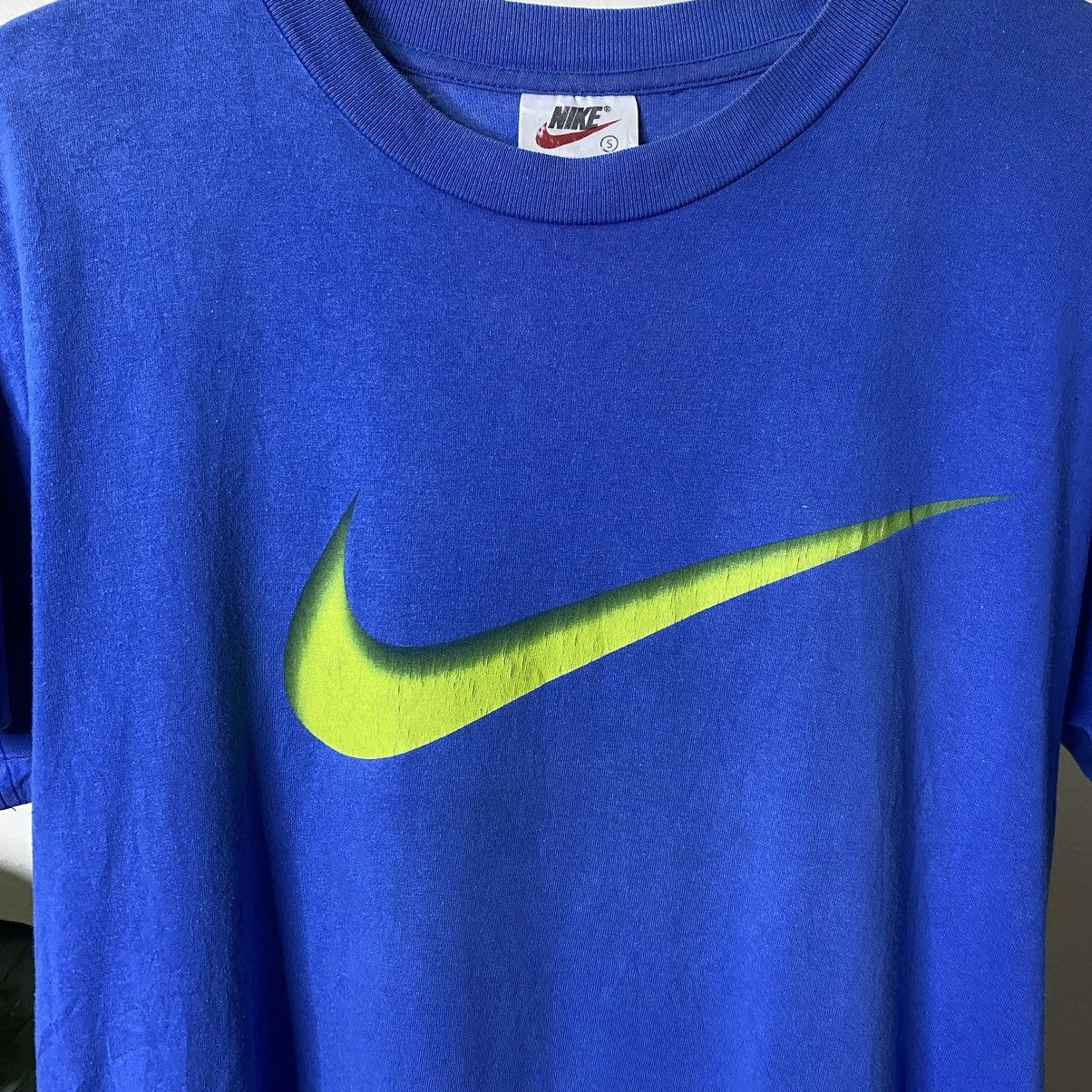 Nike × Vintage Vintage 1990s Nike Big Swoosh T Shirt Size US S / EU 44-46 / 1 - 2 Thumbnail