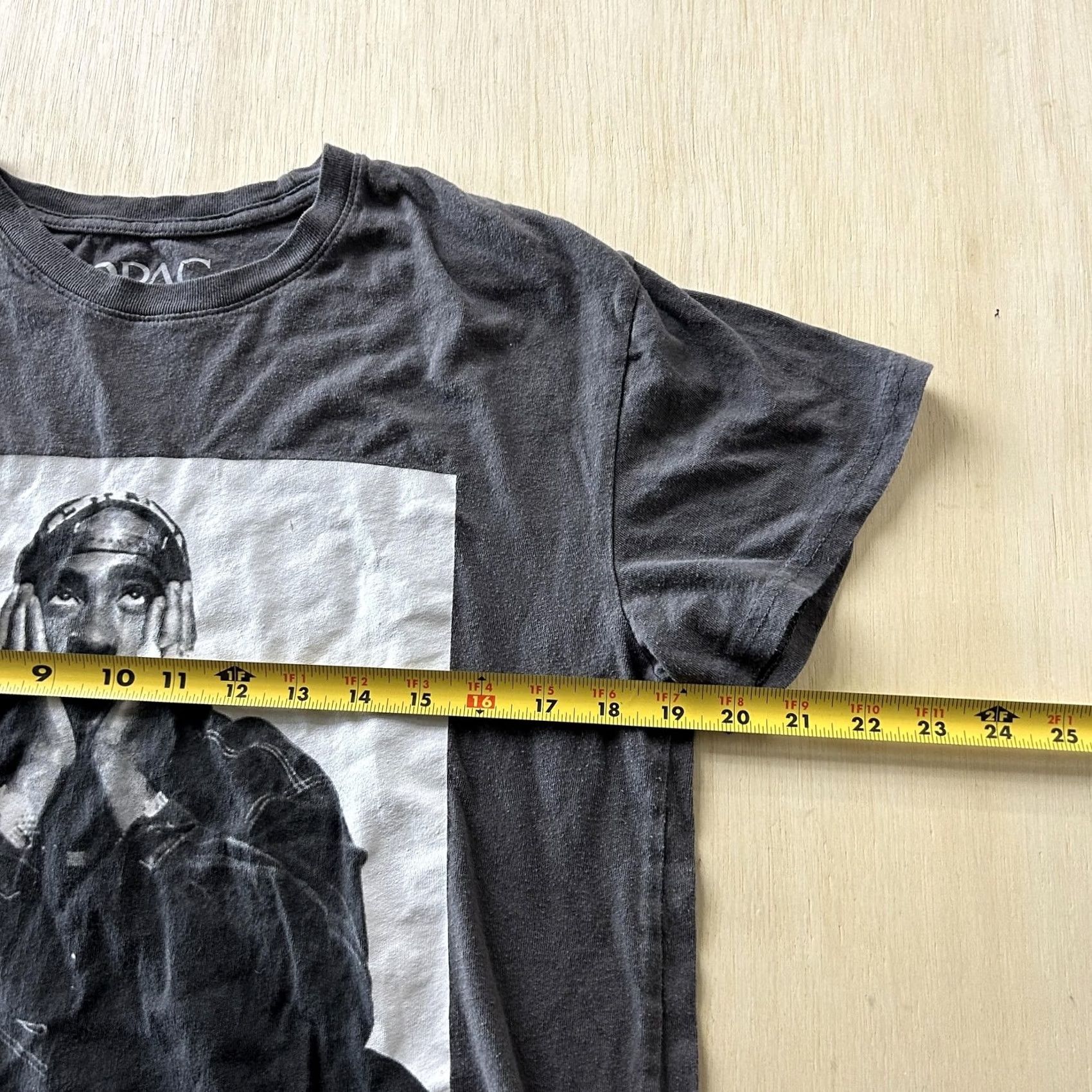 Vintage 2PAC Shirt Mens Medium Gray Tupac Shakur Photo Rap Music Graphic Tee T-Shirt Size US M / EU 48-50 / 2 - 4 Thumbnail