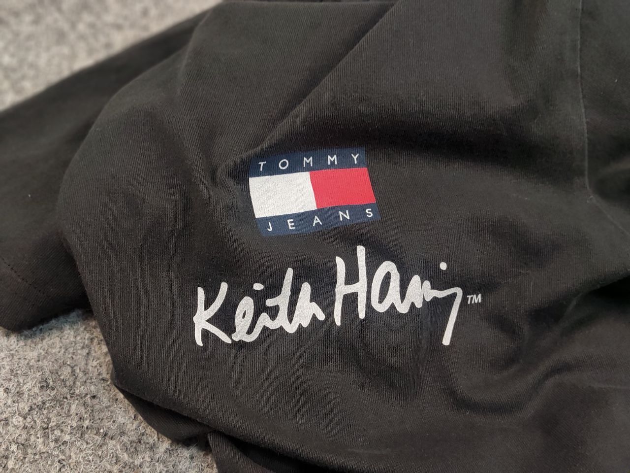 Tommy Hilfiger Tommy Hilfiger Keith Haring oversized Logo Graphite Shirt Size US XL / EU 56 / 4 - 17 Thumbnail