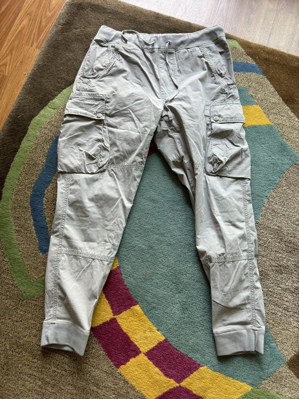 Classic Tapered Fit Poplin Cargo Pant