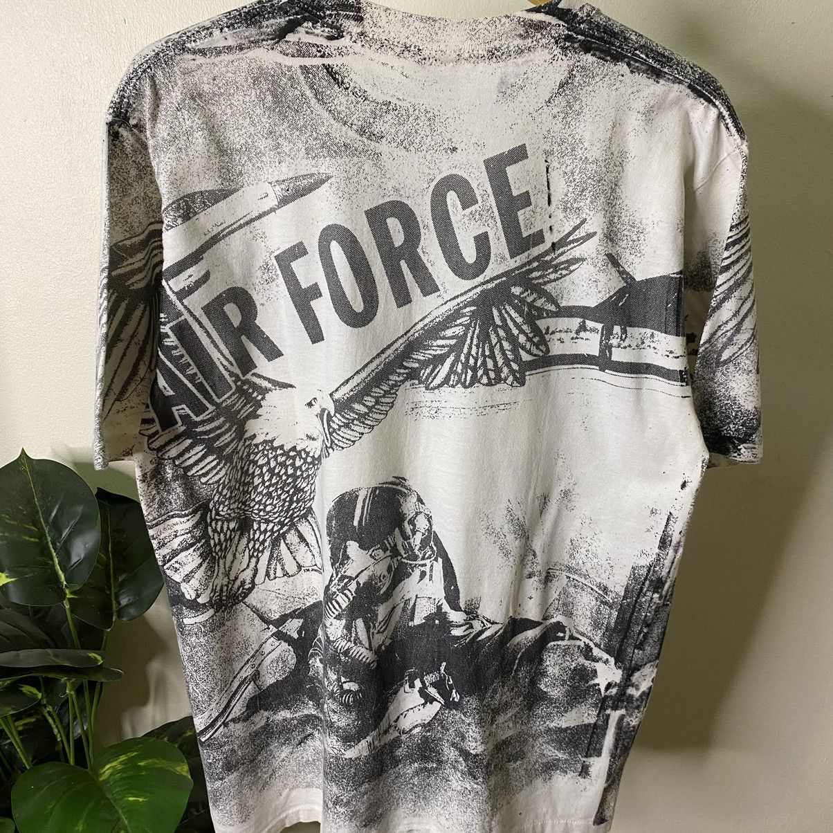 Vintage Vintage 1990s Air Force Fullprint Tee Size US L / EU 52-54 / 3 - 6 Thumbnail