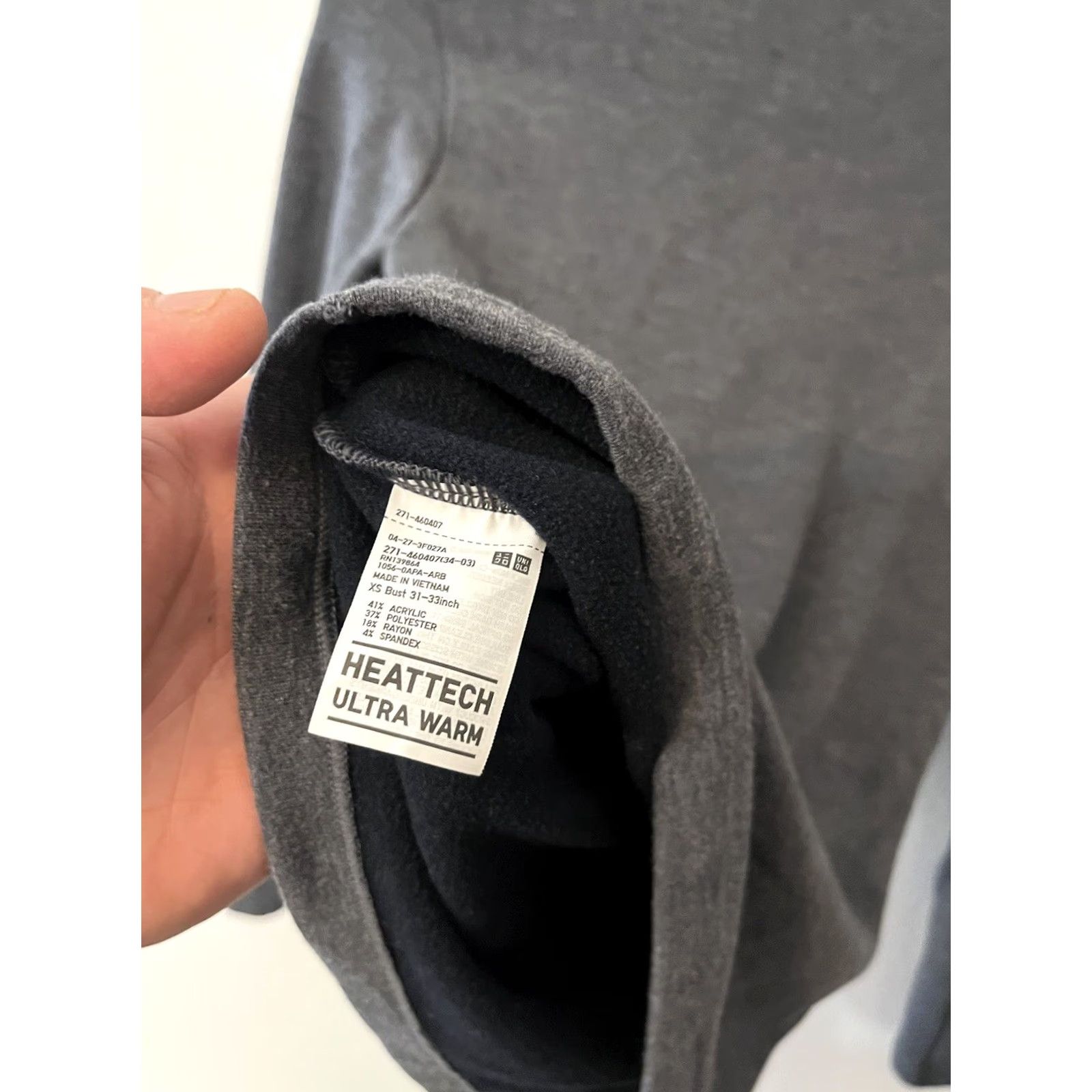 Uniqlo Uniqlo Long Sleeve Heattech Stretch Turtleneck T-Shirt Women's XS Gray Size XS / US 0-2 / IT 36-38 - 4 Thumbnail